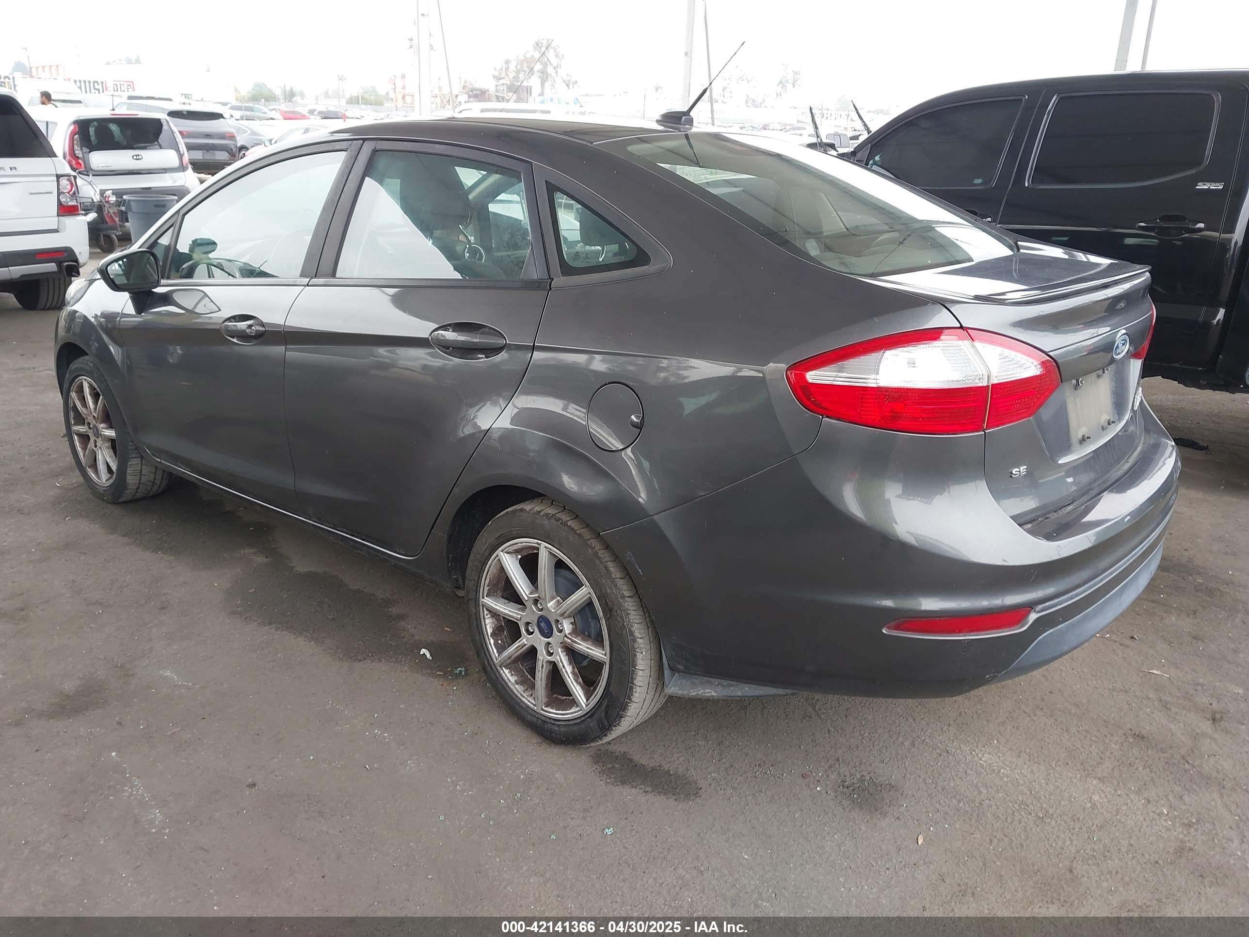 FORD FIESTA image 3