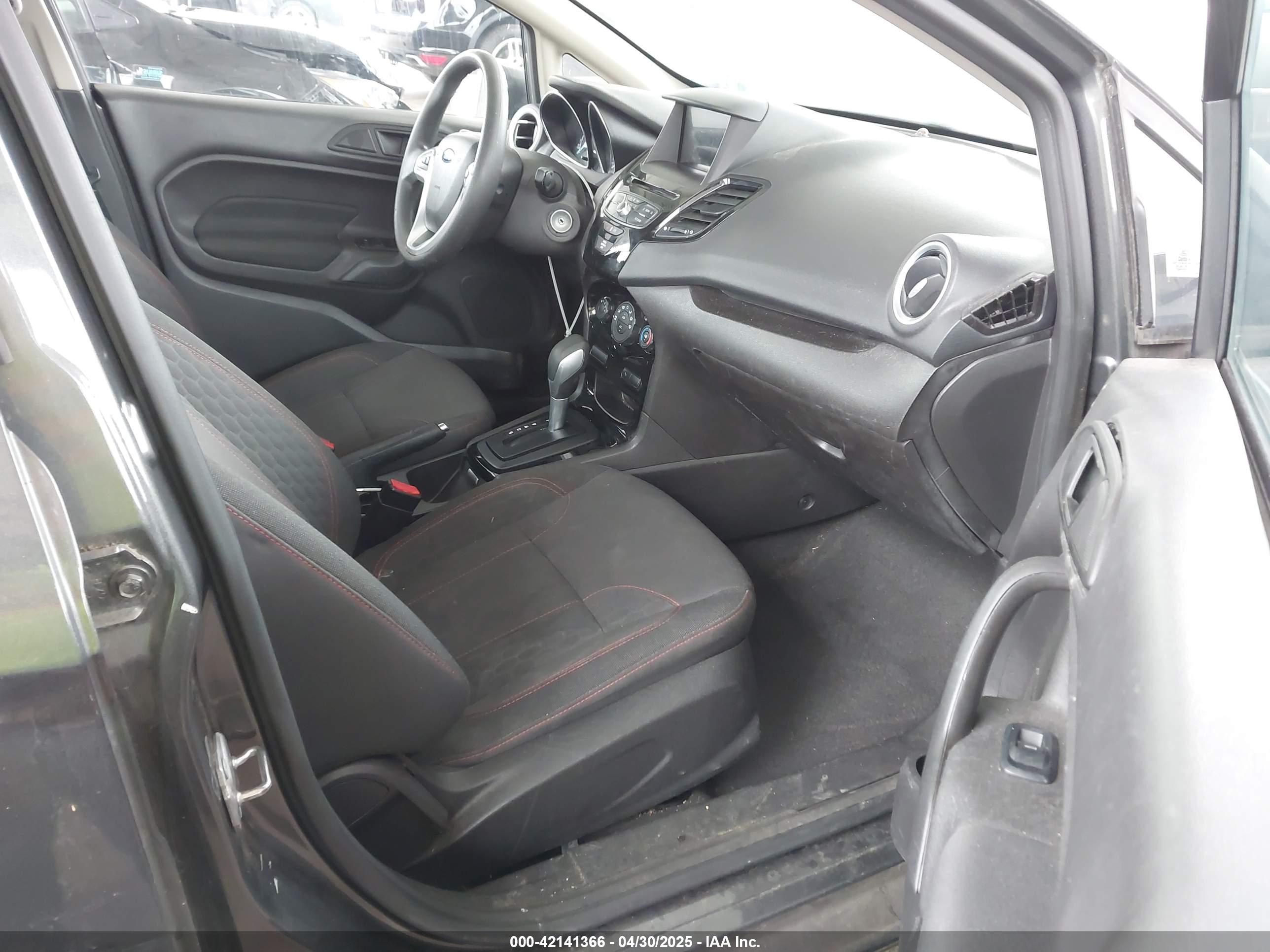 FORD FIESTA image 5