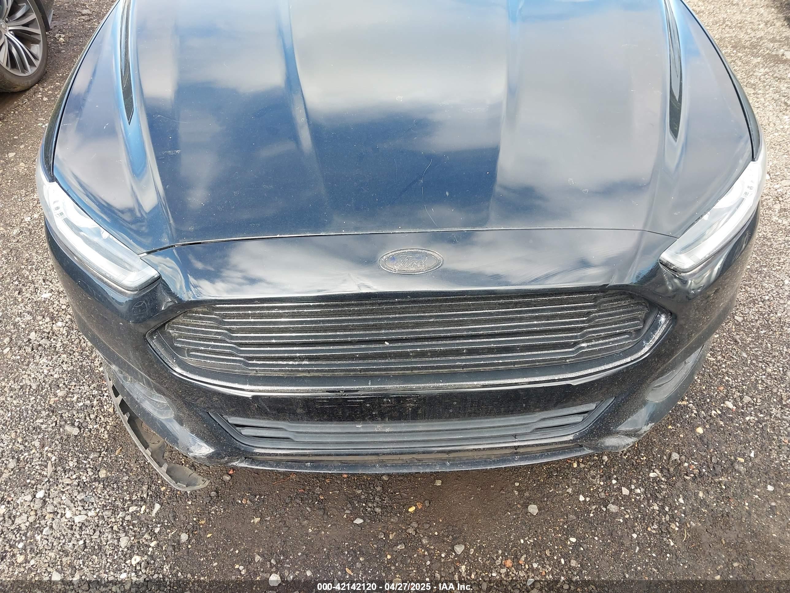 FORD FUSION image 10