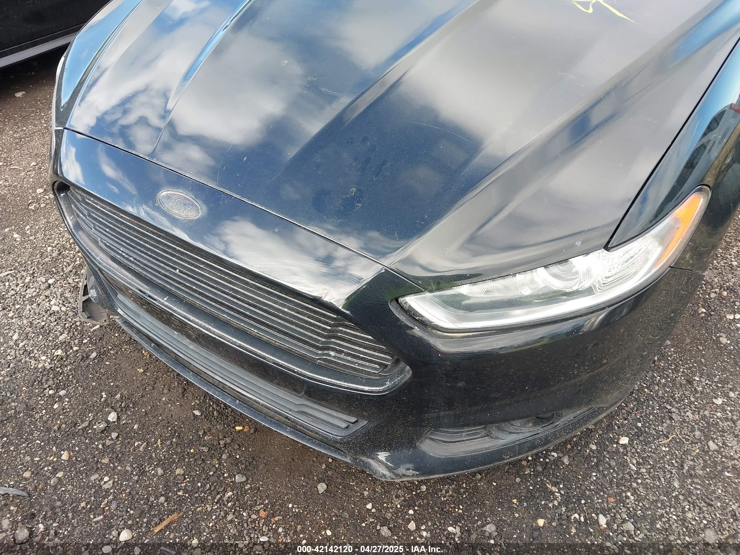FORD FUSION image 6