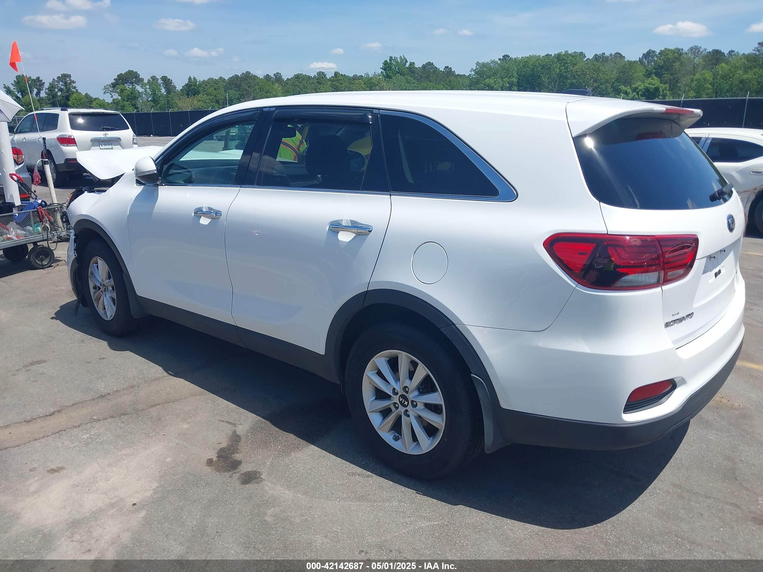 KIA SORENTO image 3