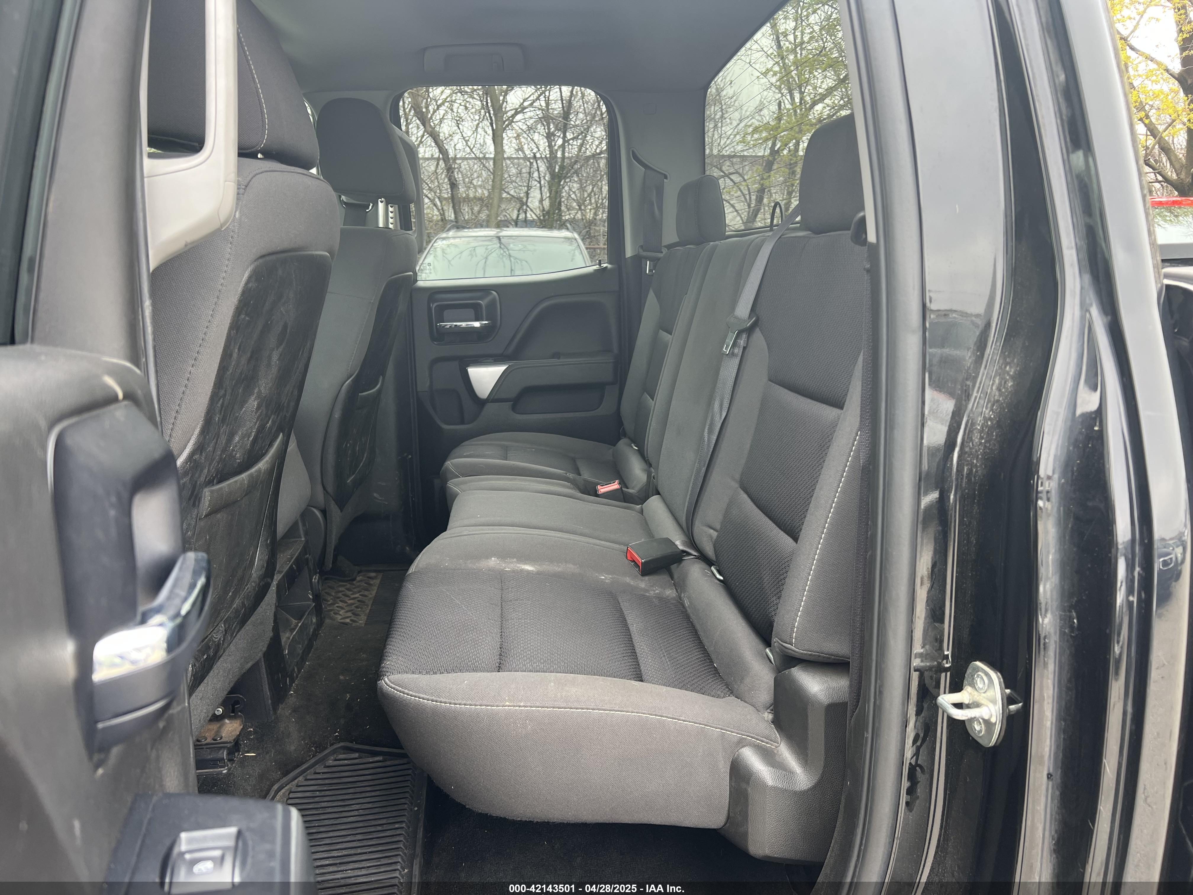 CHEVROLET SILVERADO image 8