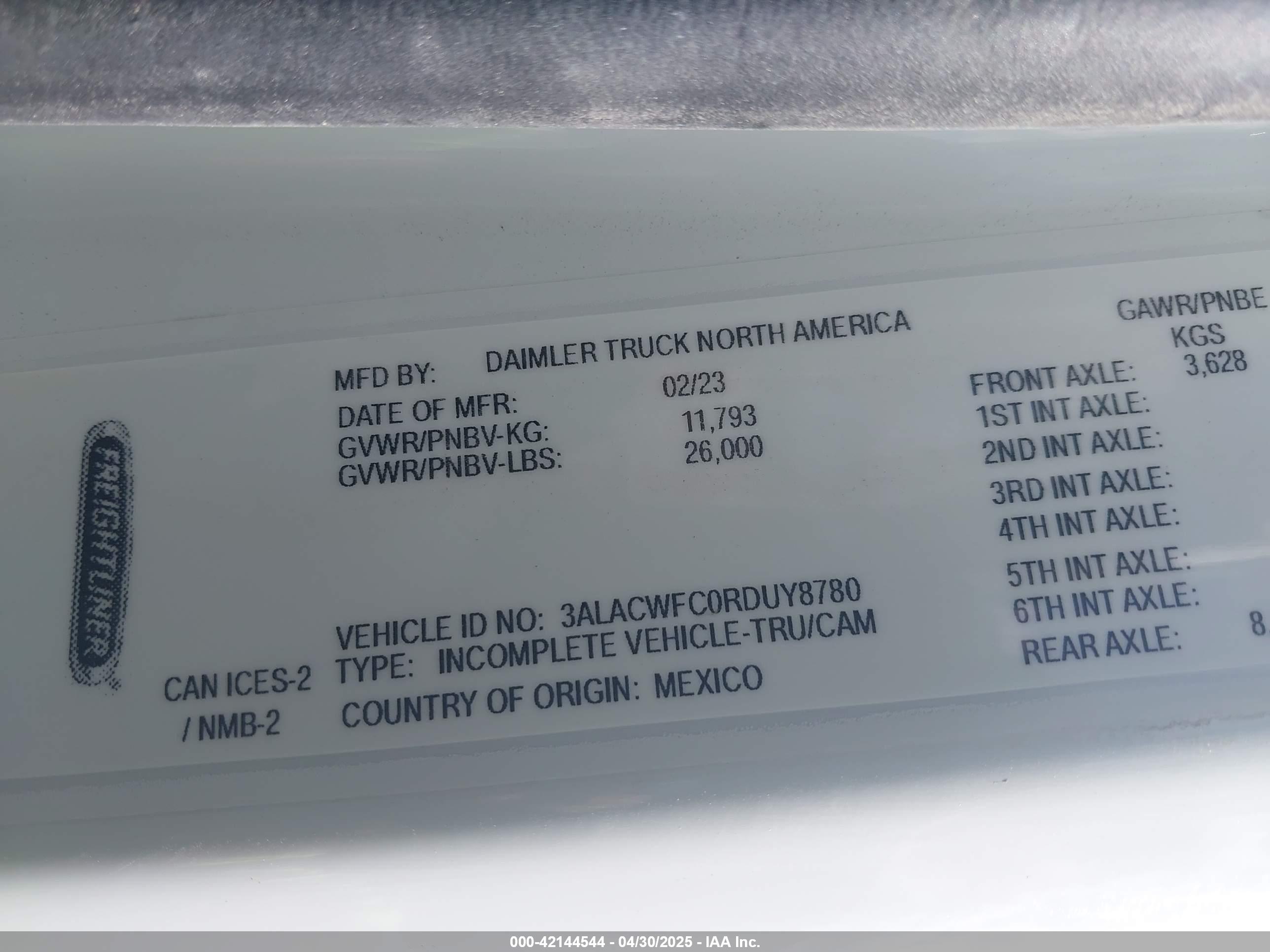 FREIGHTLINER M2 image 9