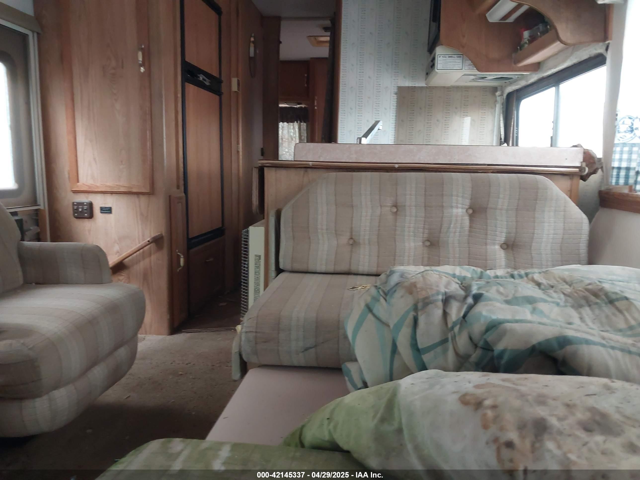 FORD ECONOLINE image 8