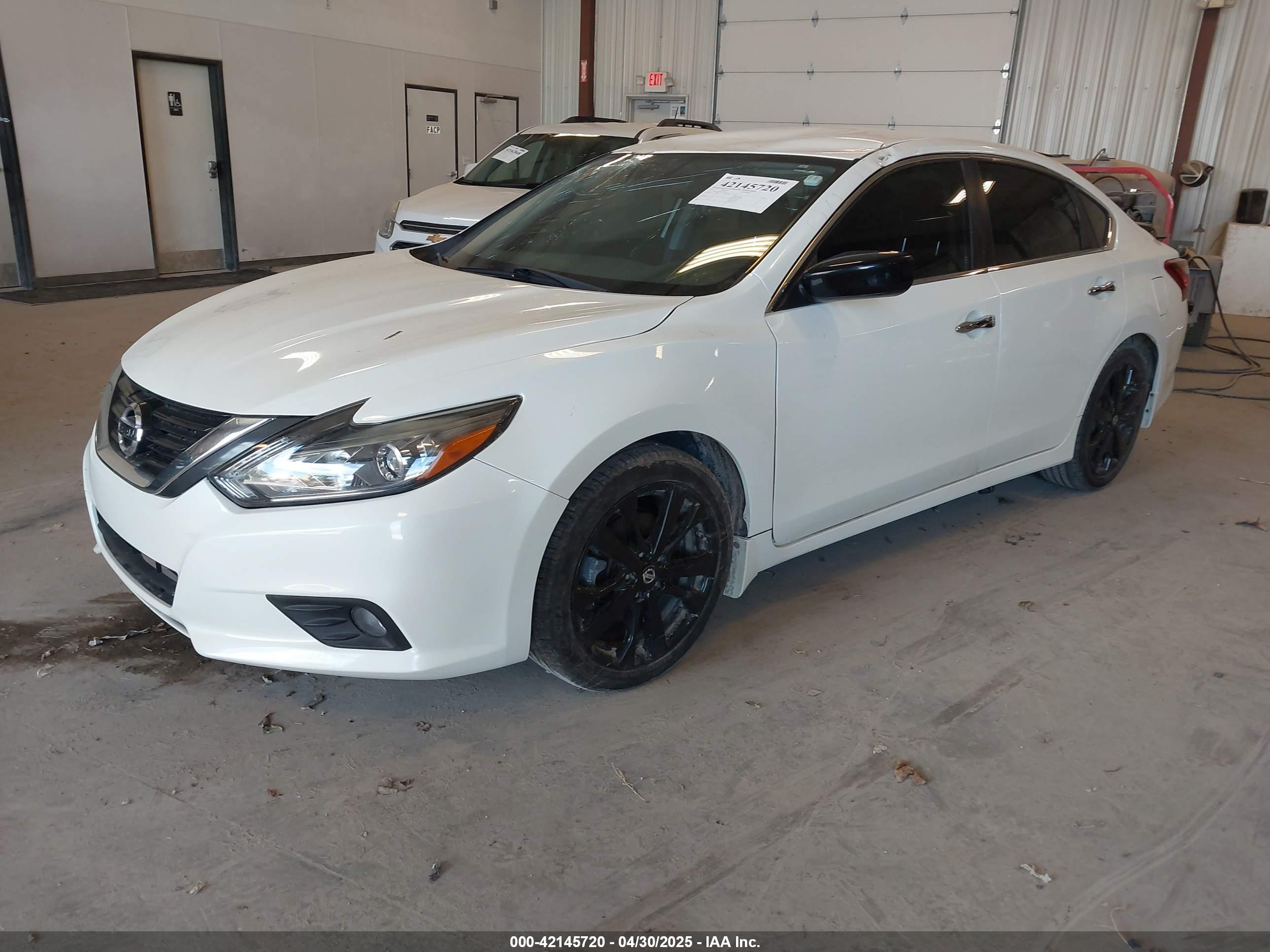 NISSAN ALTIMA image 2