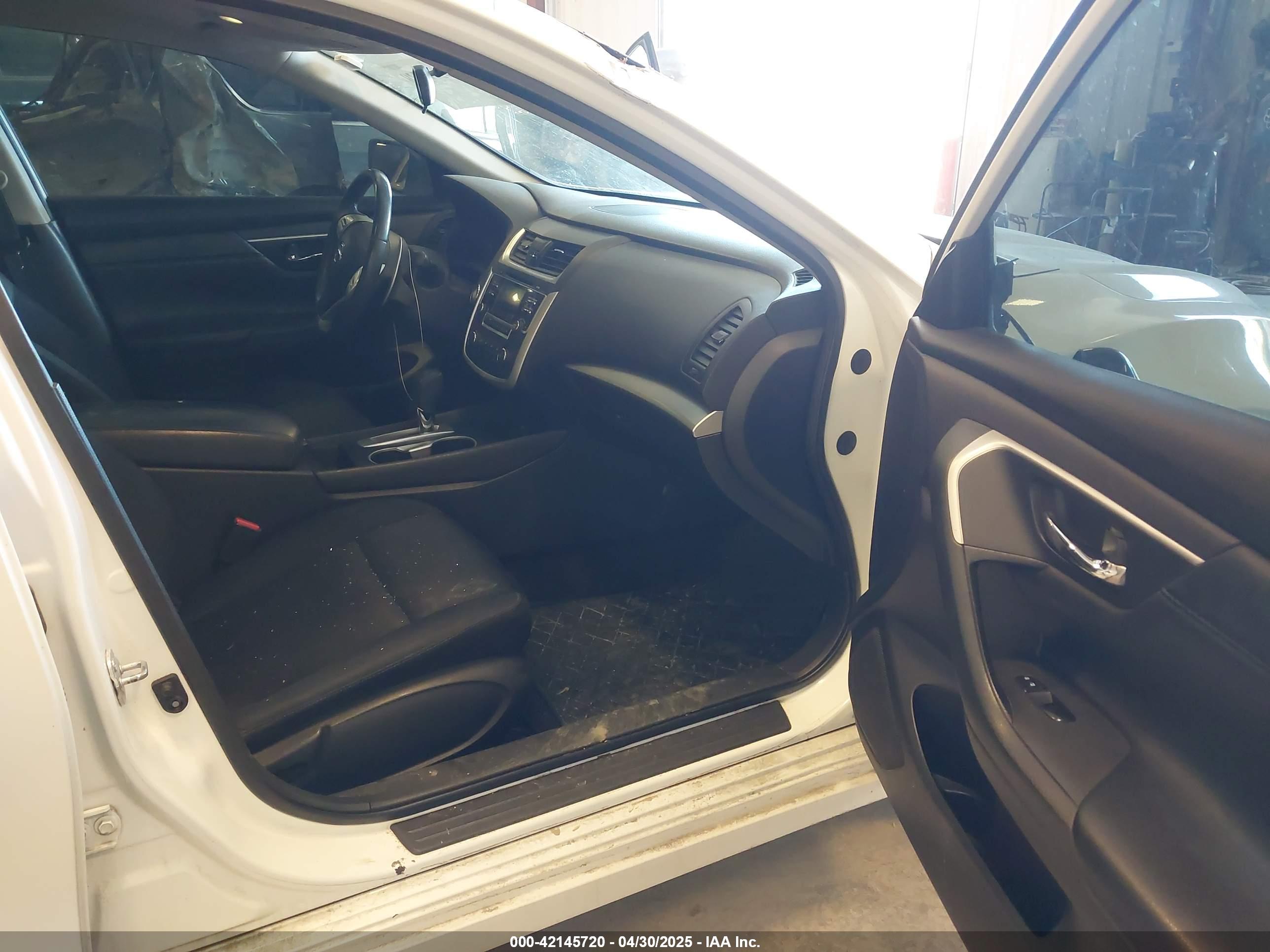 NISSAN ALTIMA image 5