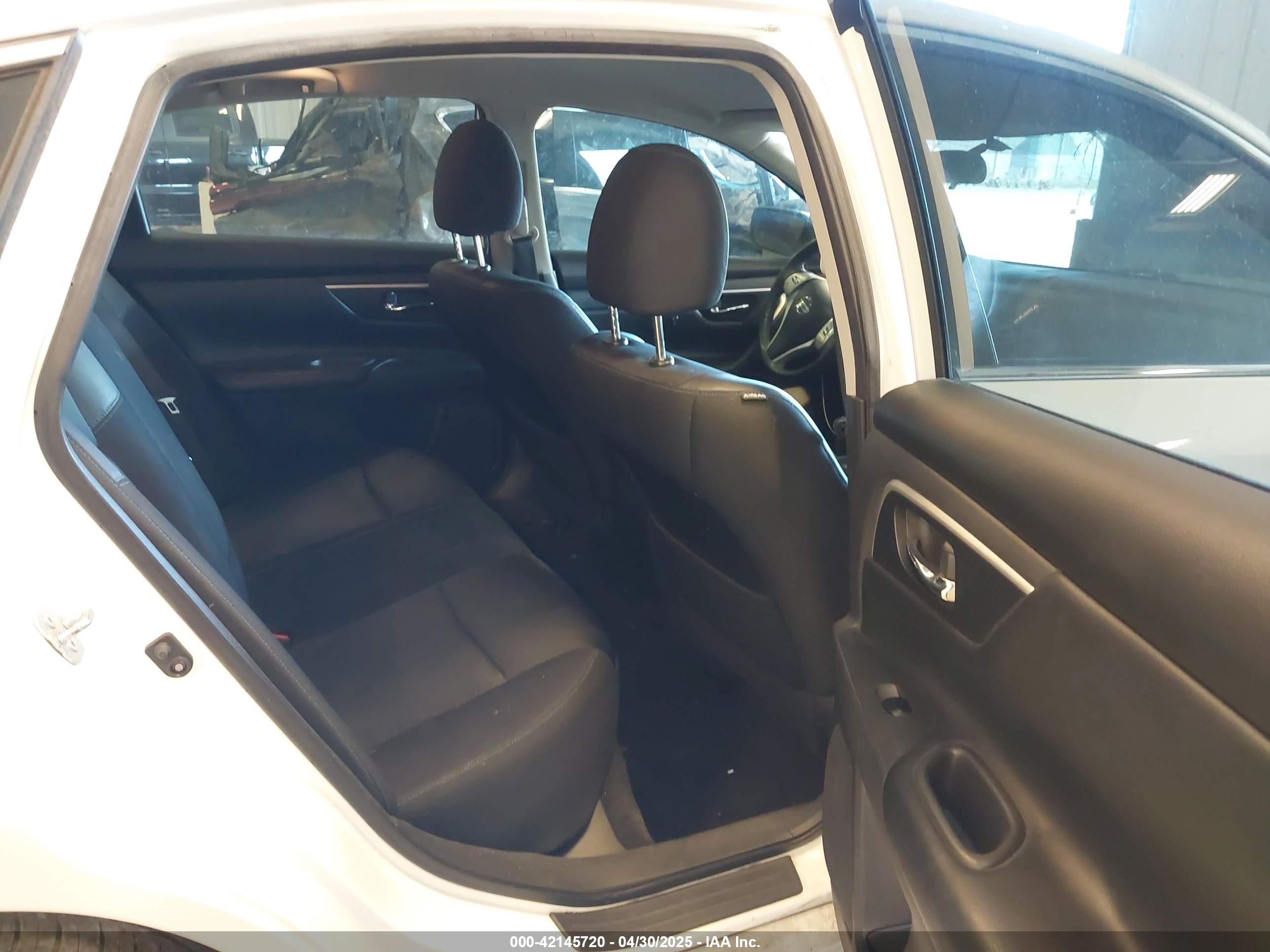 NISSAN ALTIMA image 8
