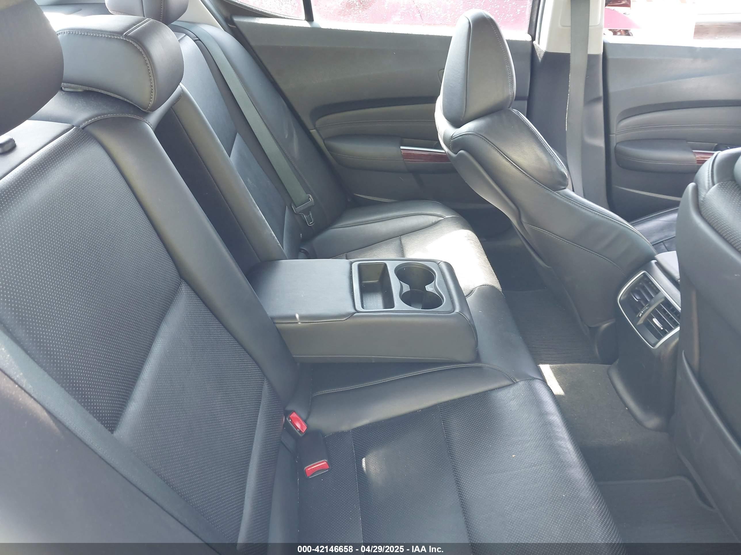 ACURA TLX image 8