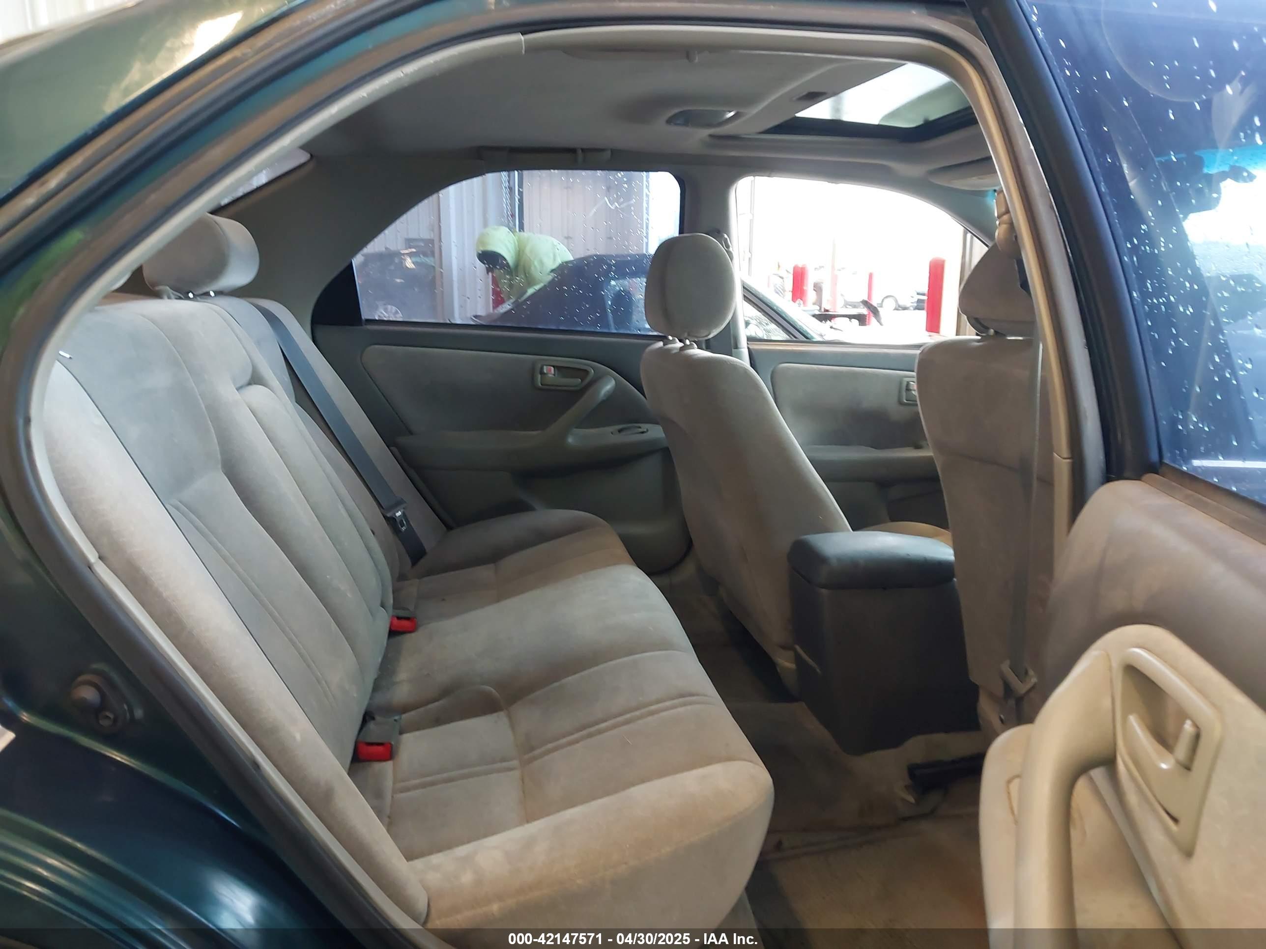 TOYOTA CAMRY image 8