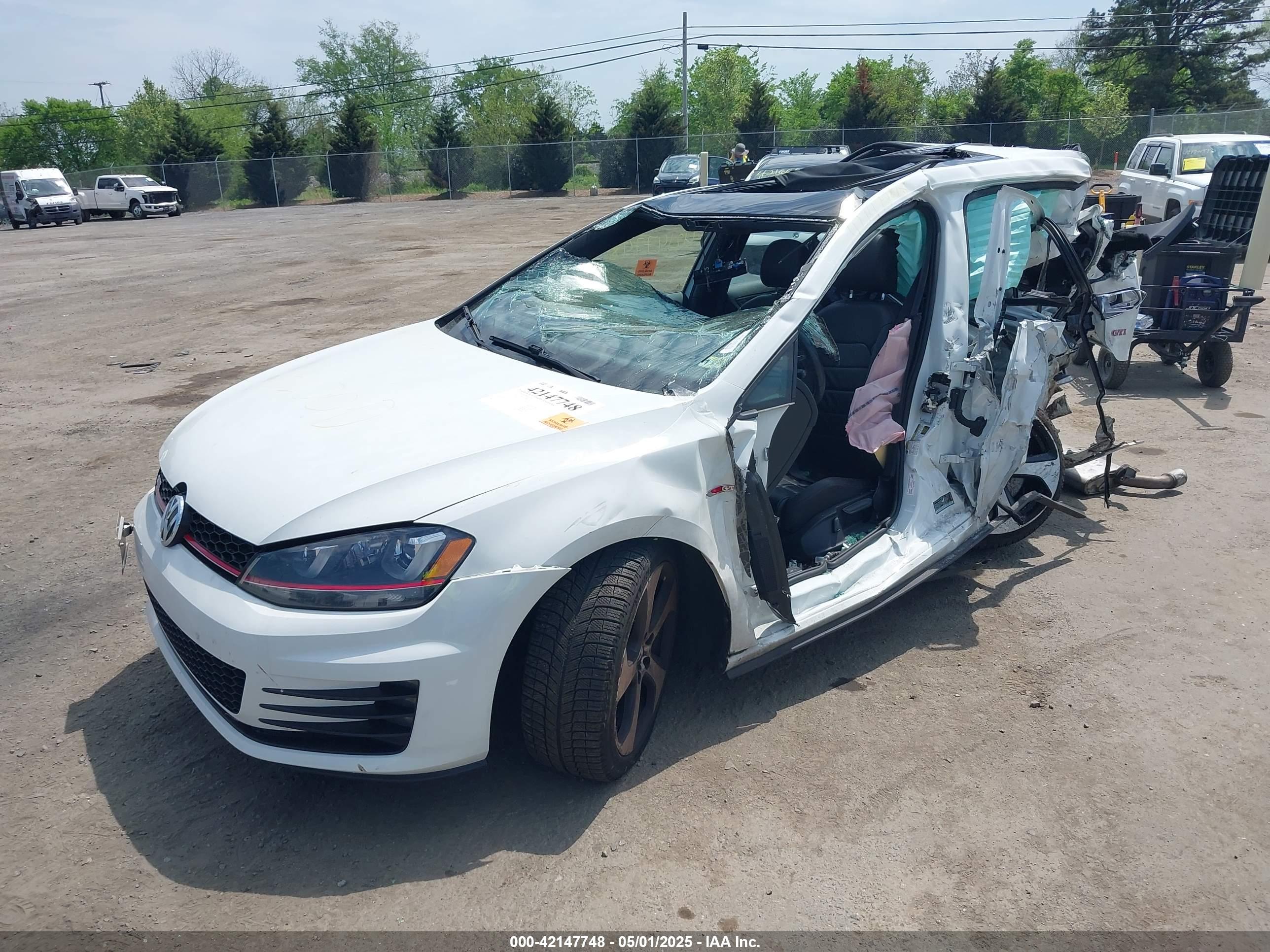 VOLKSWAGEN GOLF image 2
