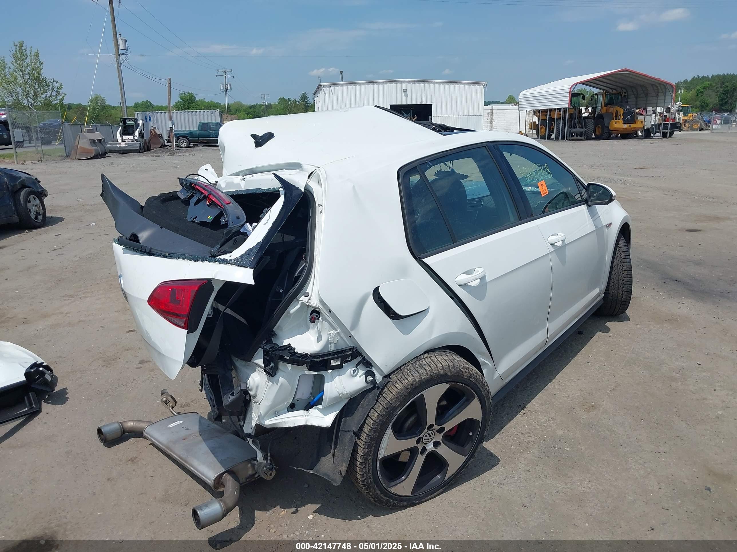 VOLKSWAGEN GOLF image 4