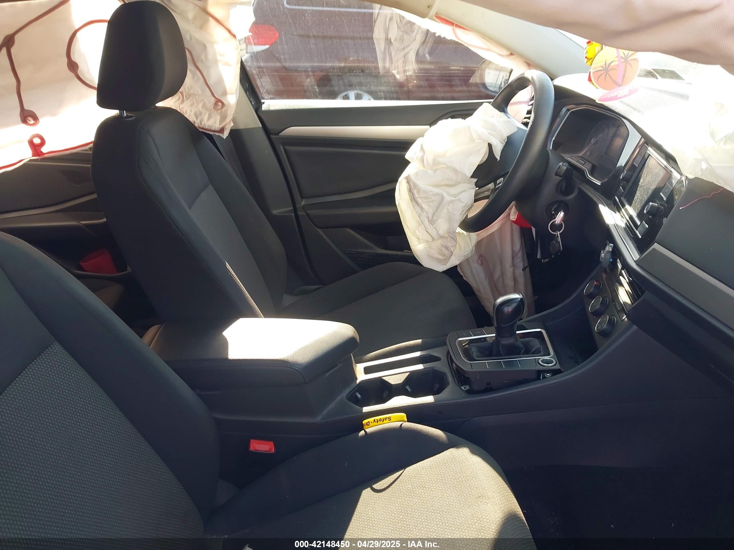 VOLKSWAGEN JETTA image 5