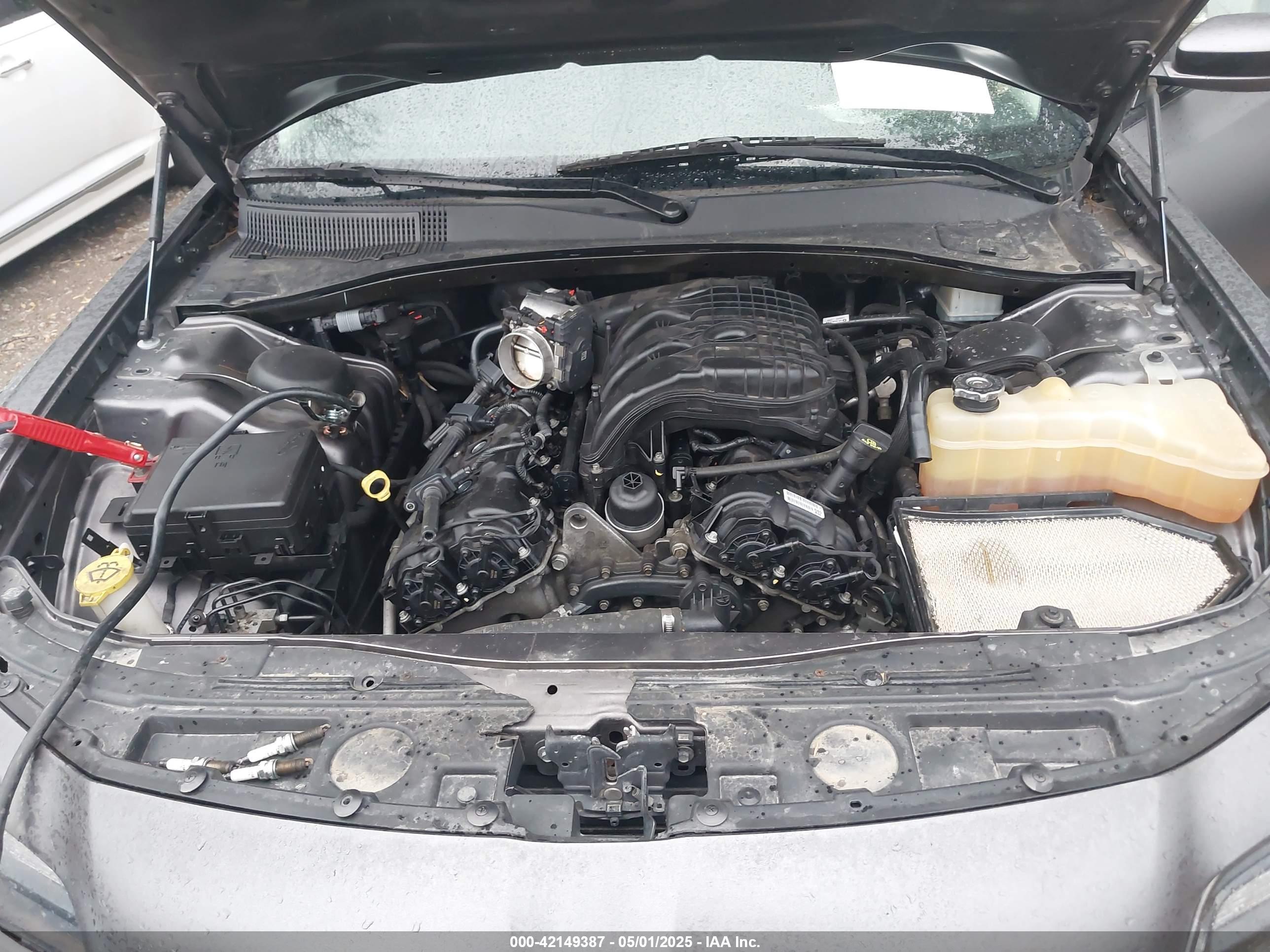 CHRYSLER 300 image 10
