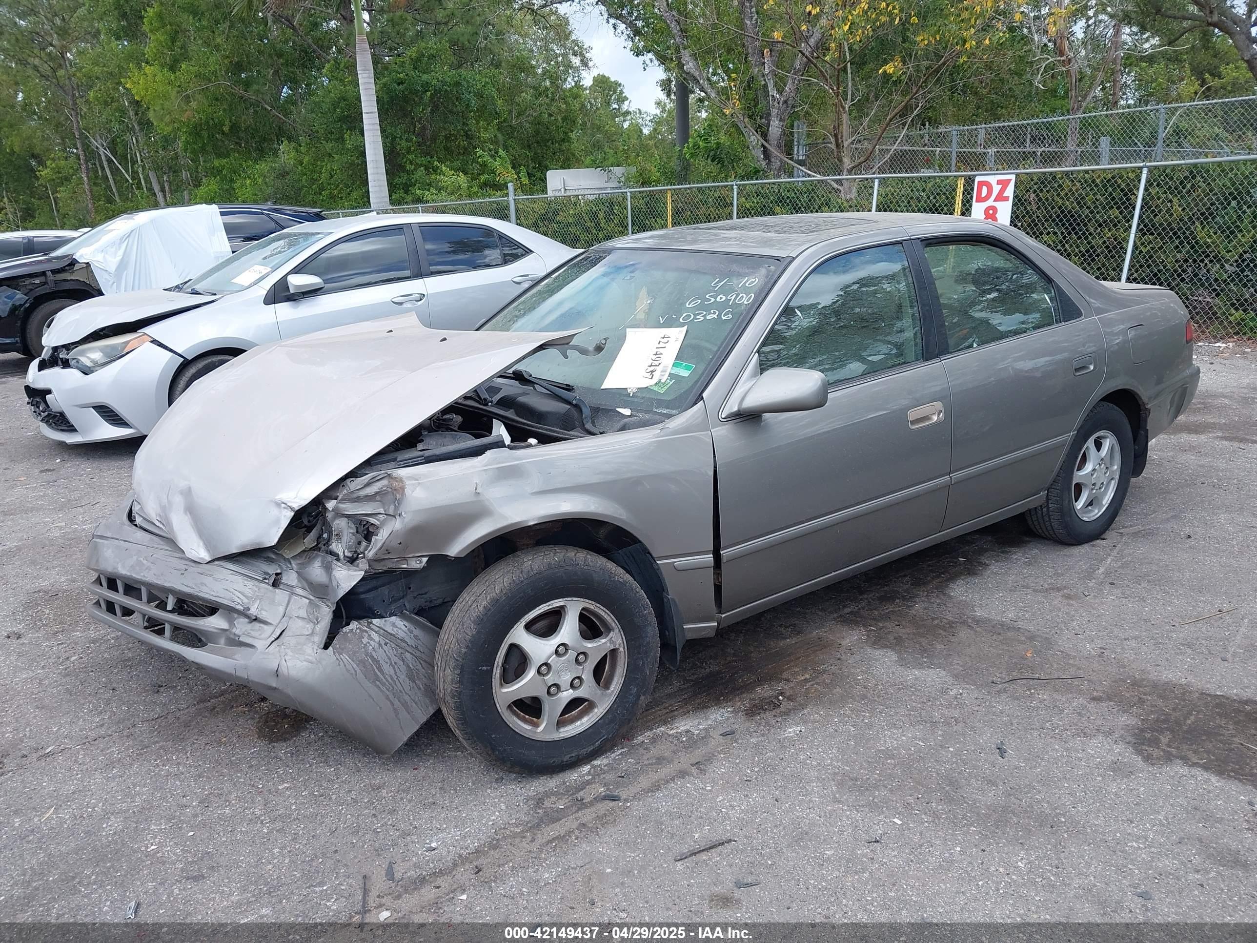 TOYOTA CAMRY image 2