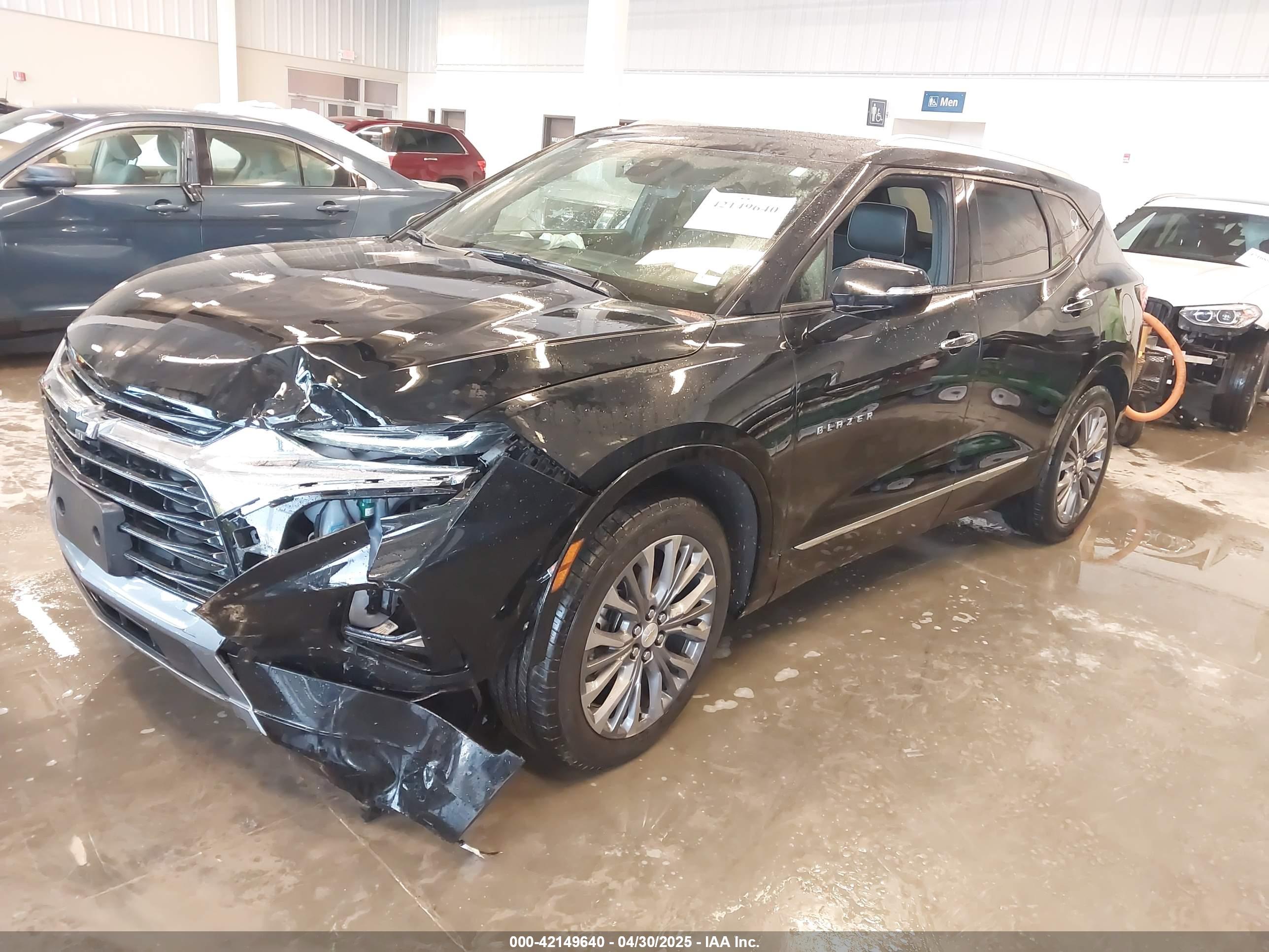 CHEVROLET BLAZER image 2