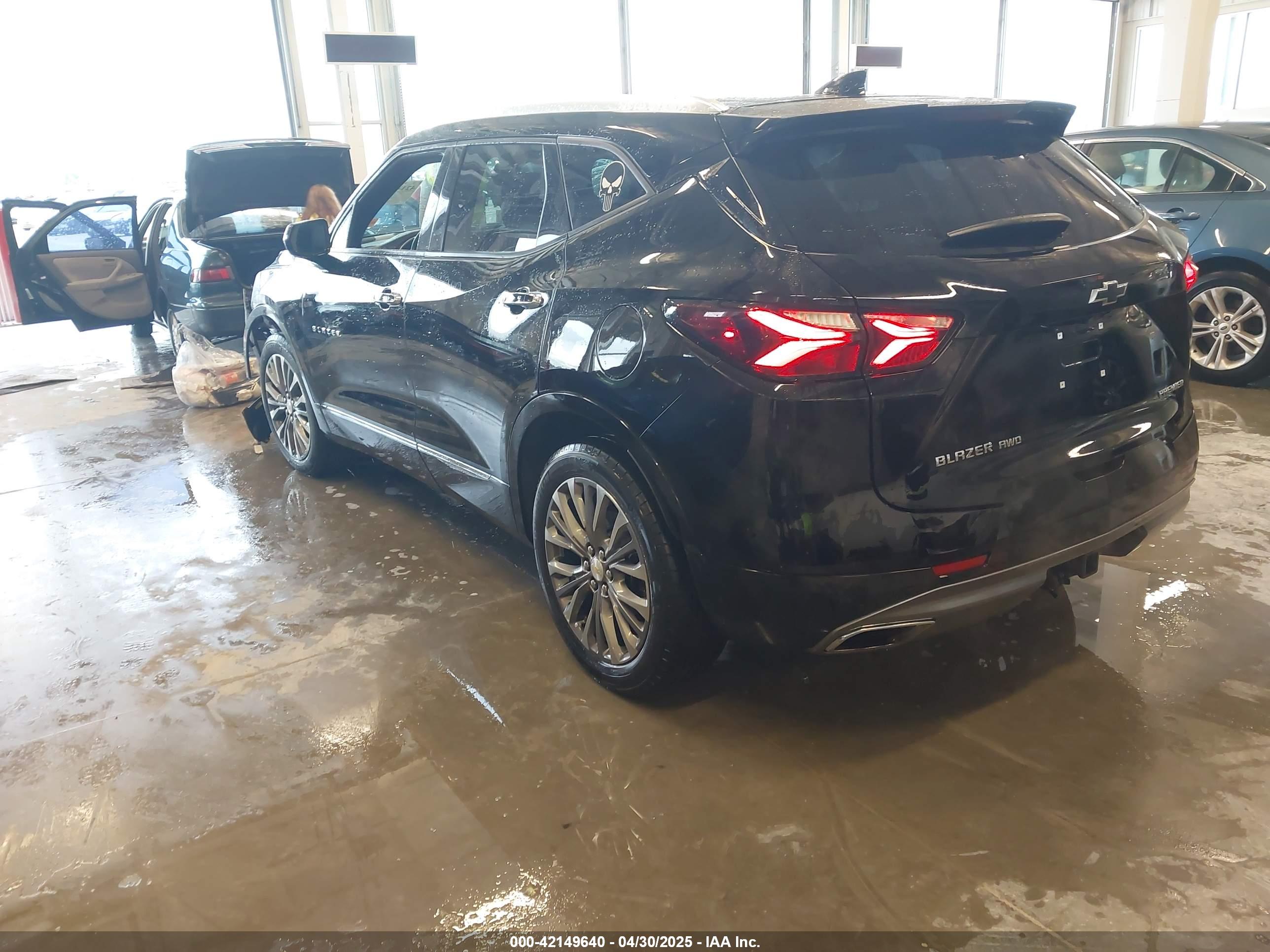 CHEVROLET BLAZER image 3
