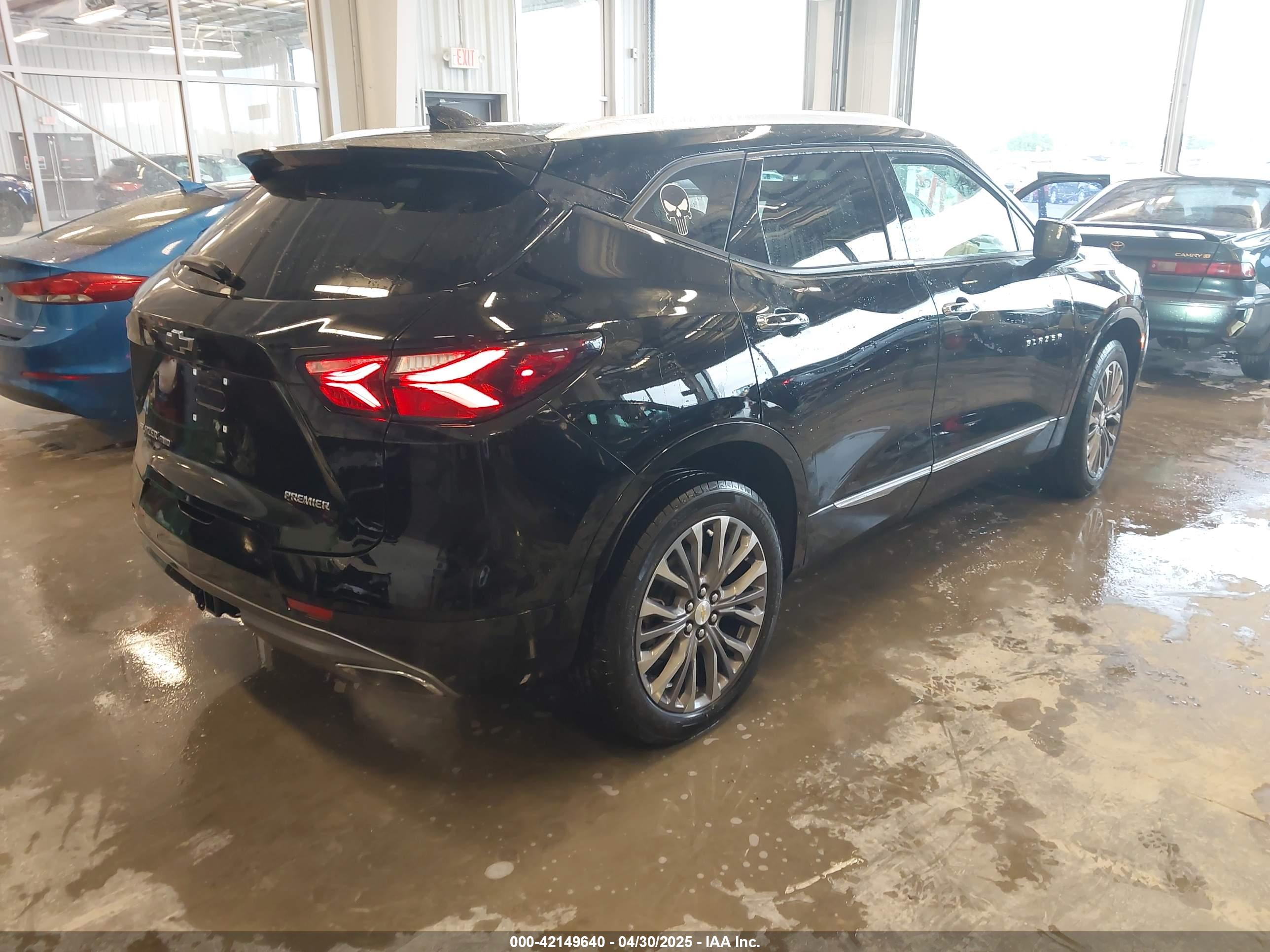 CHEVROLET BLAZER image 4