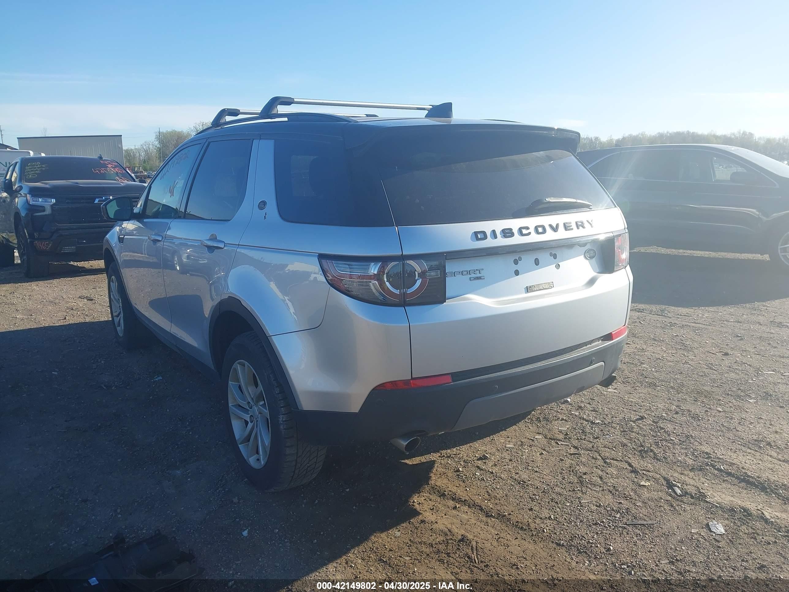 LAND ROVER image 3