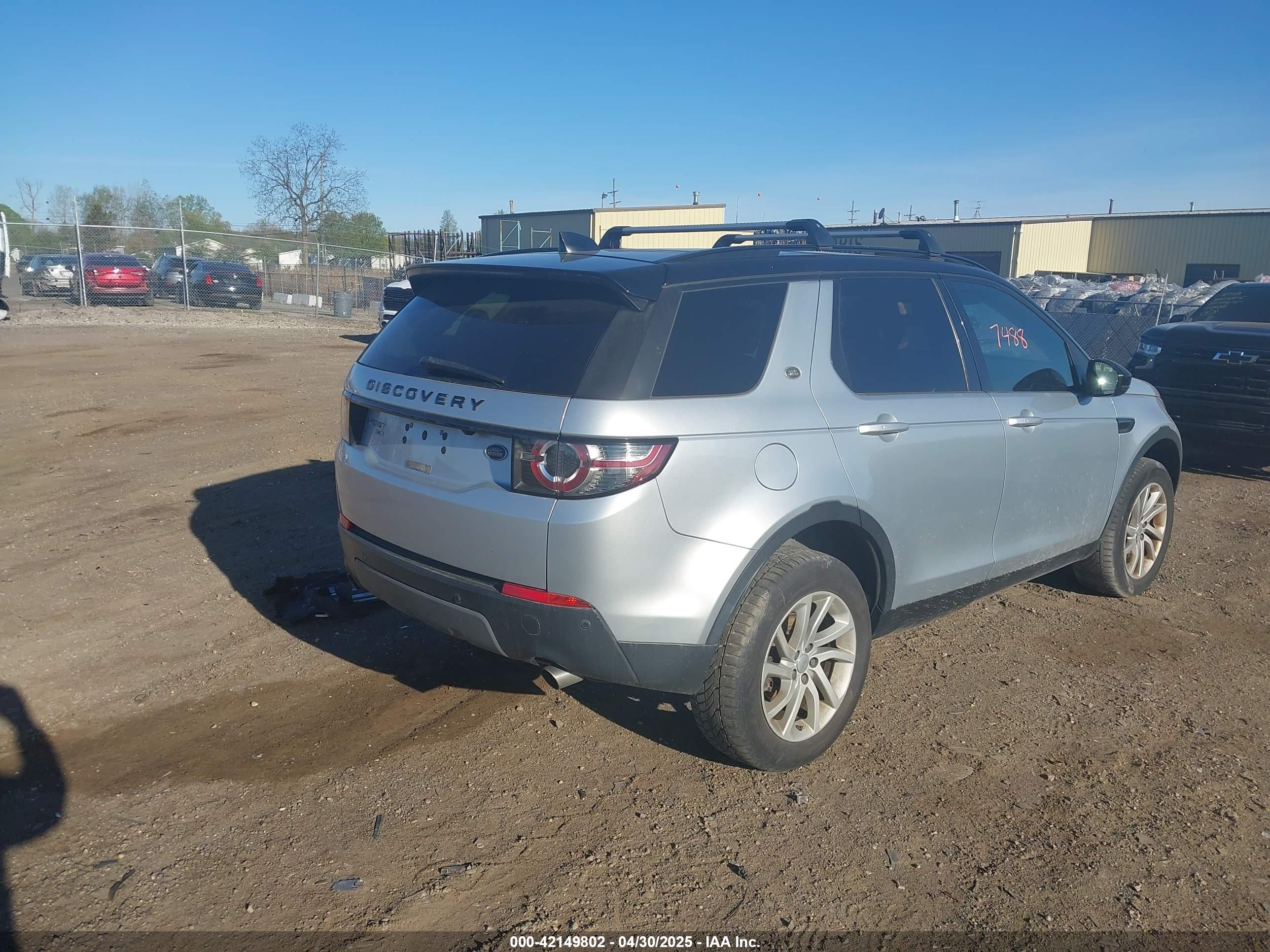 LAND ROVER image 4