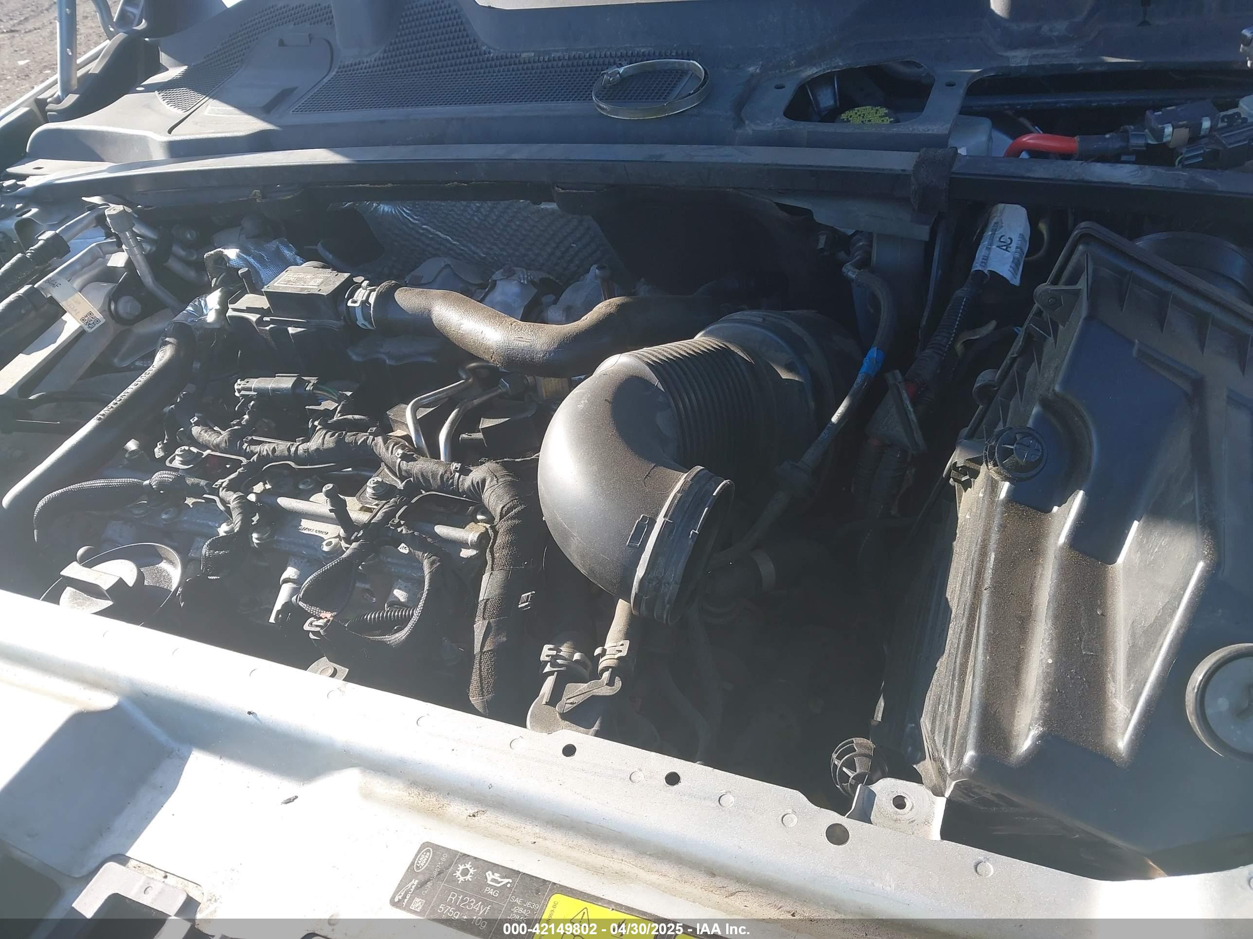 LAND ROVER image 6