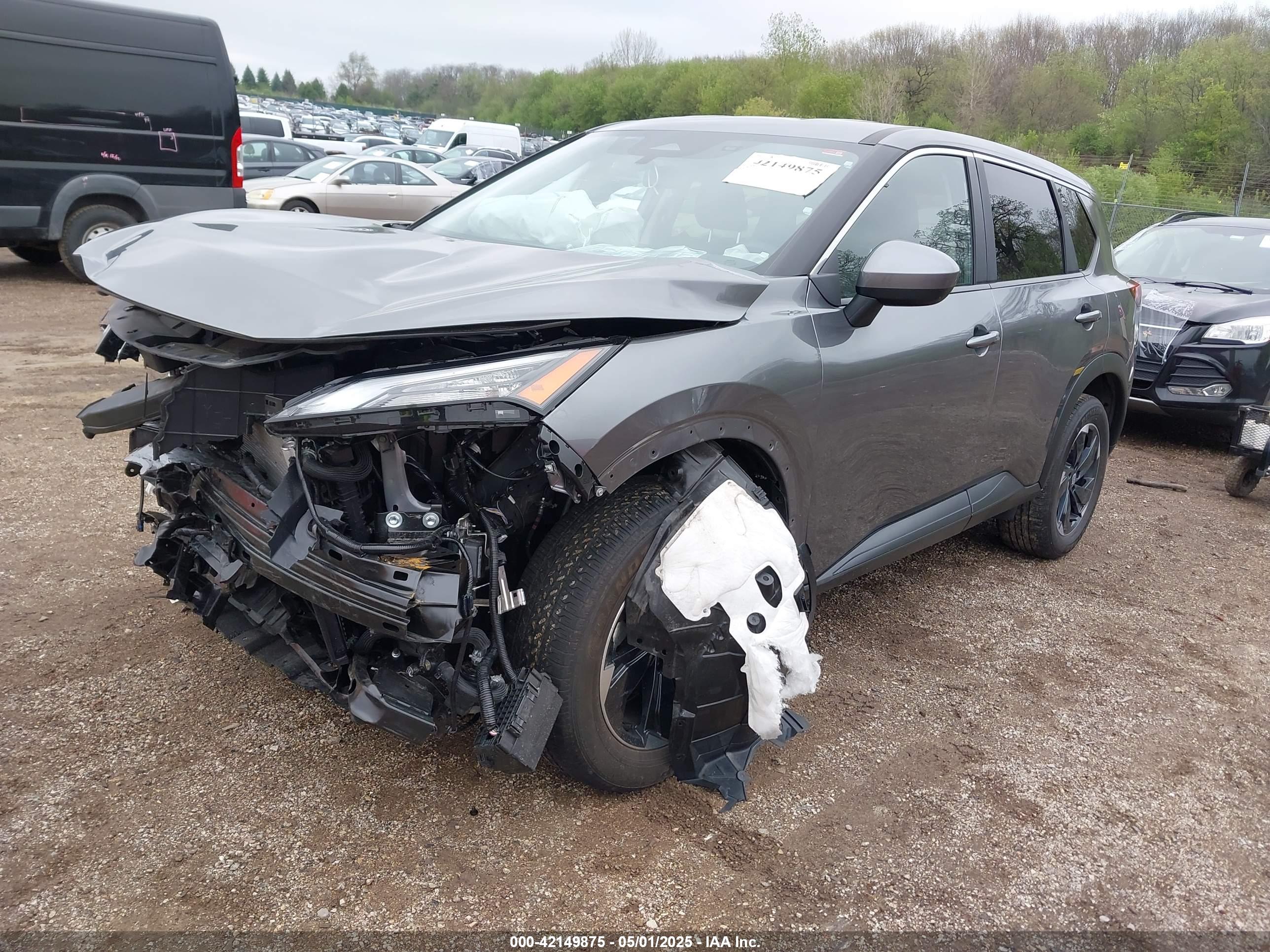 NISSAN ROGUE image 2