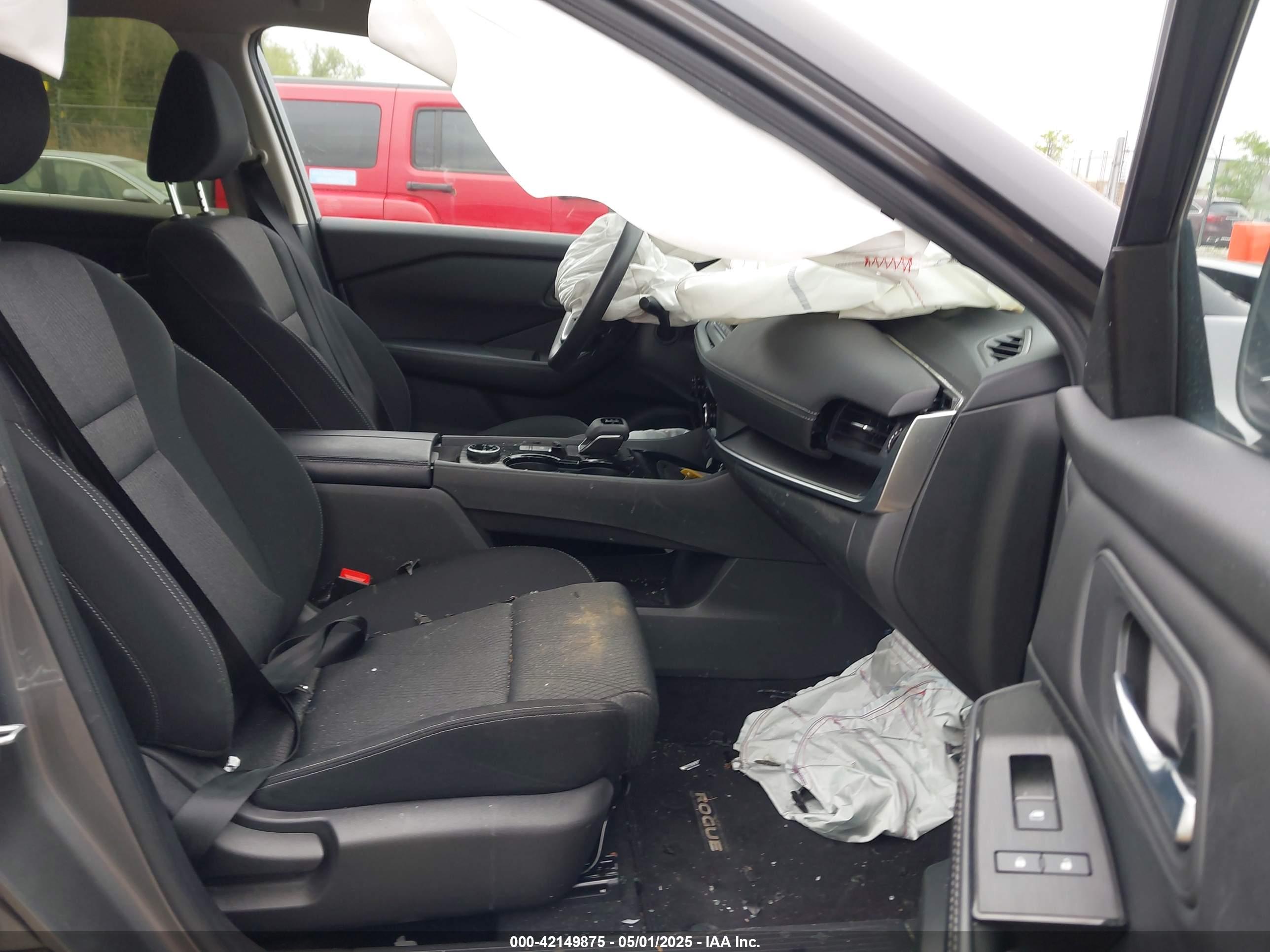 NISSAN ROGUE image 5