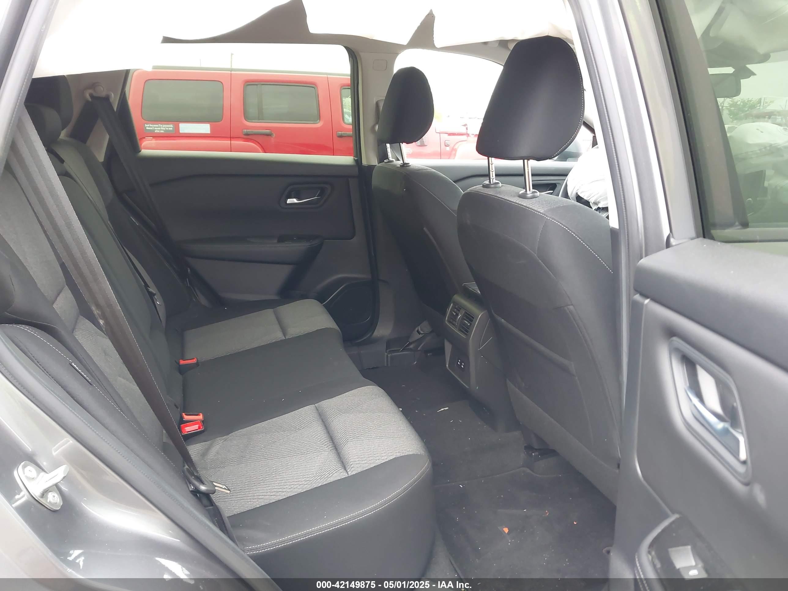 NISSAN ROGUE image 8