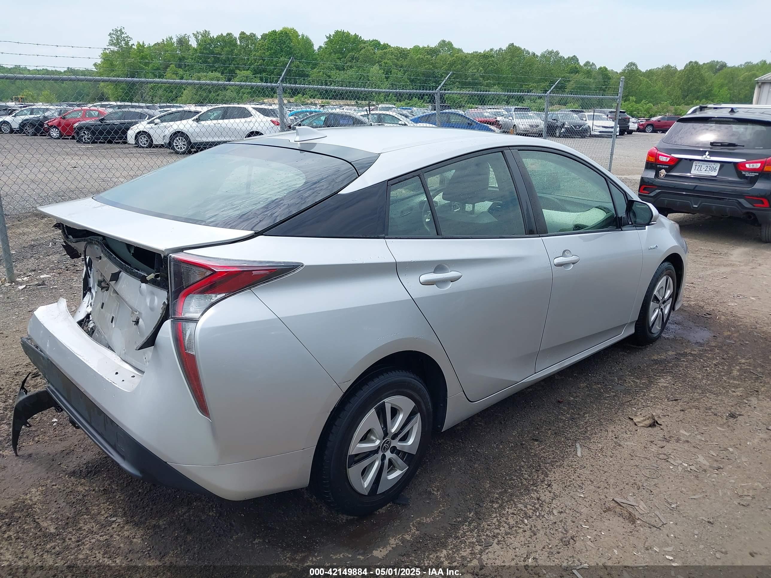 TOYOTA PRIUS image 4