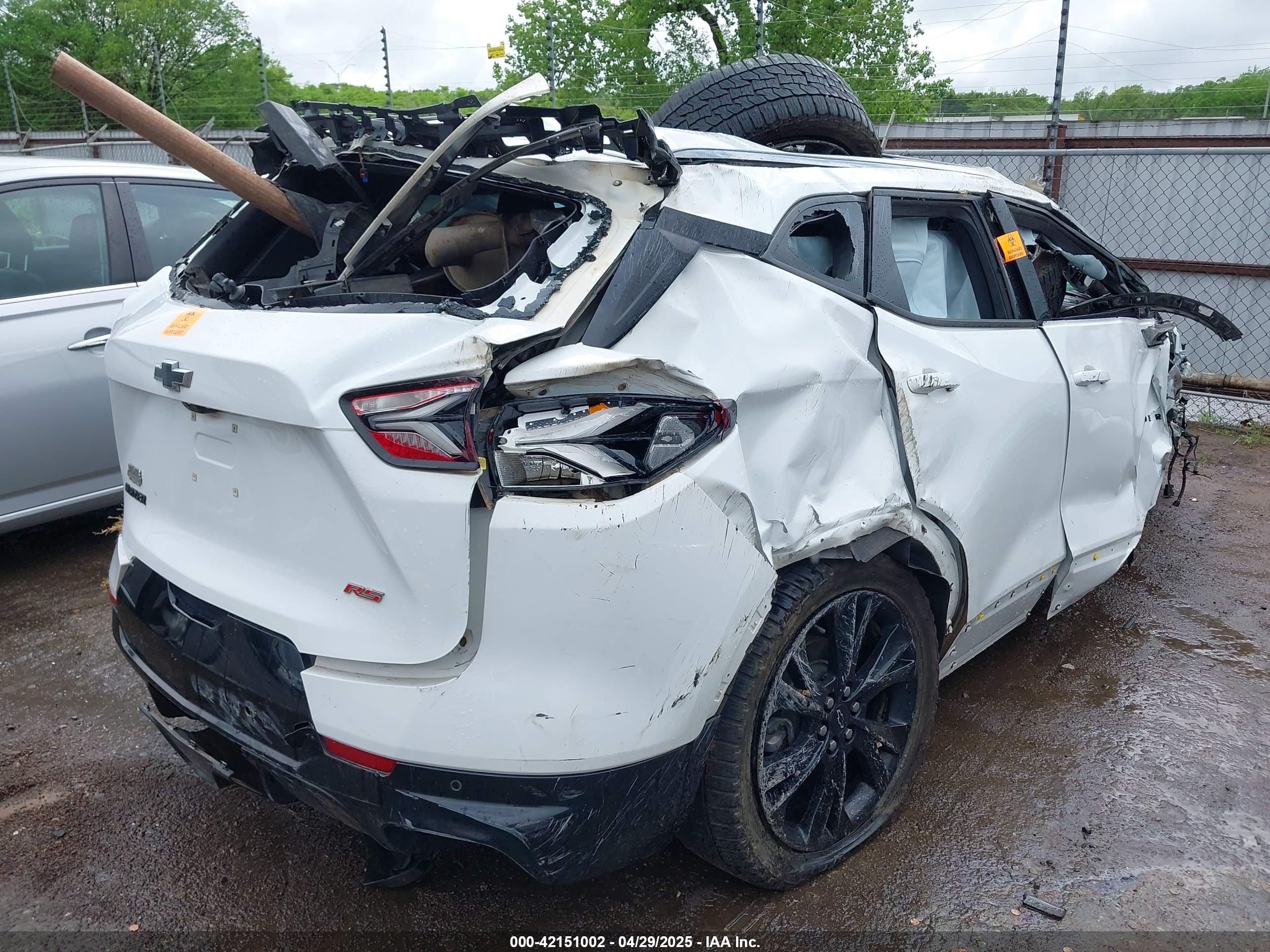 CHEVROLET BLAZER image 4