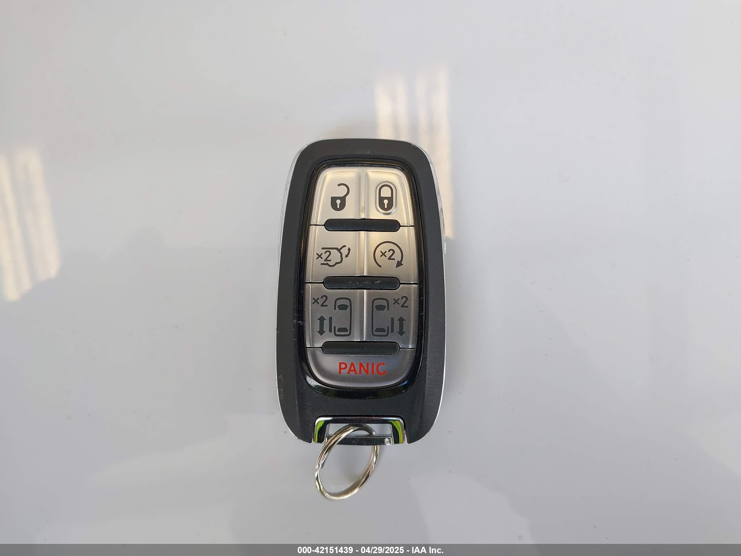 CHRYSLER PACIFICA image 11