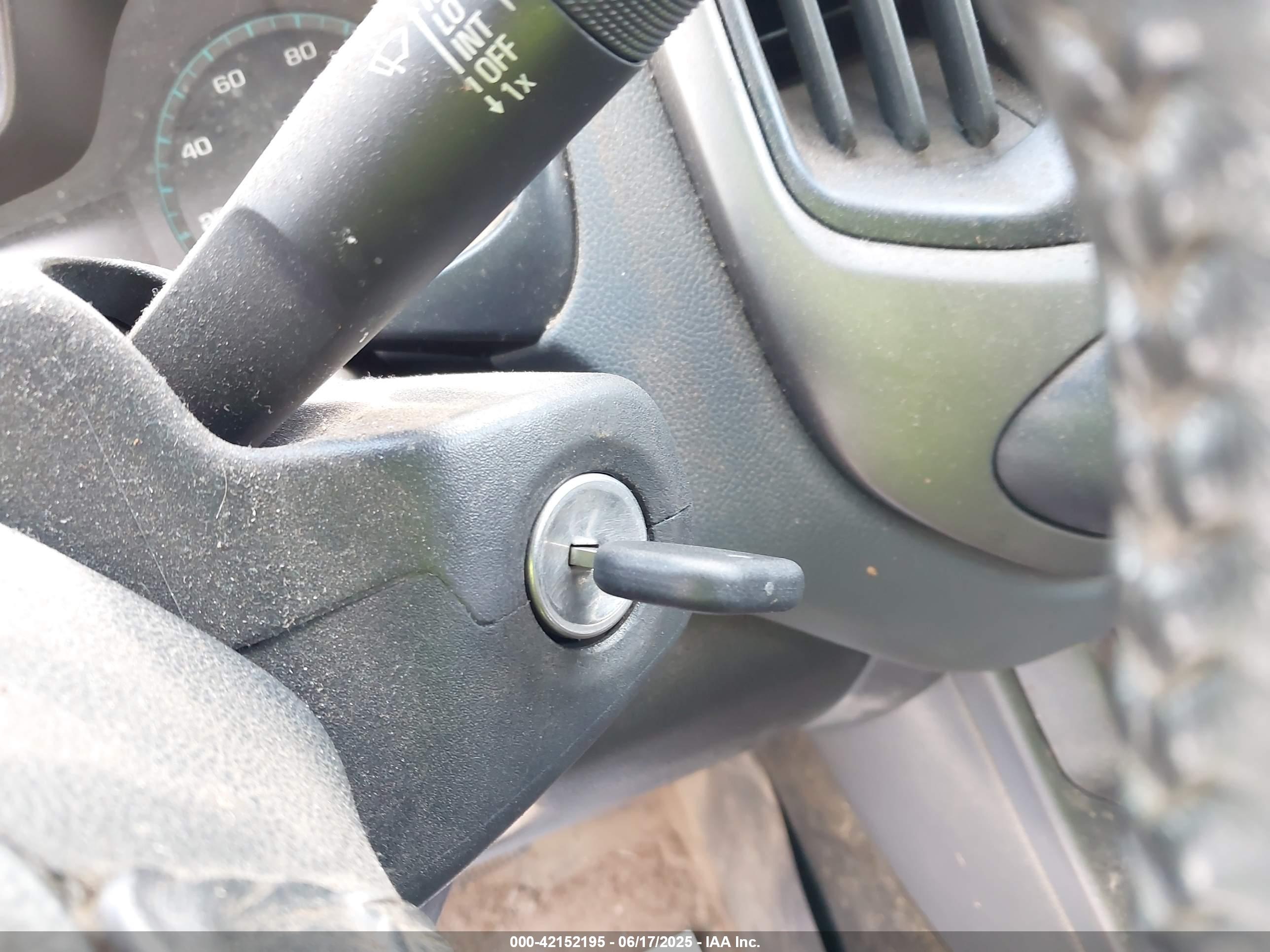 CHEVROLET COLORADO image 11