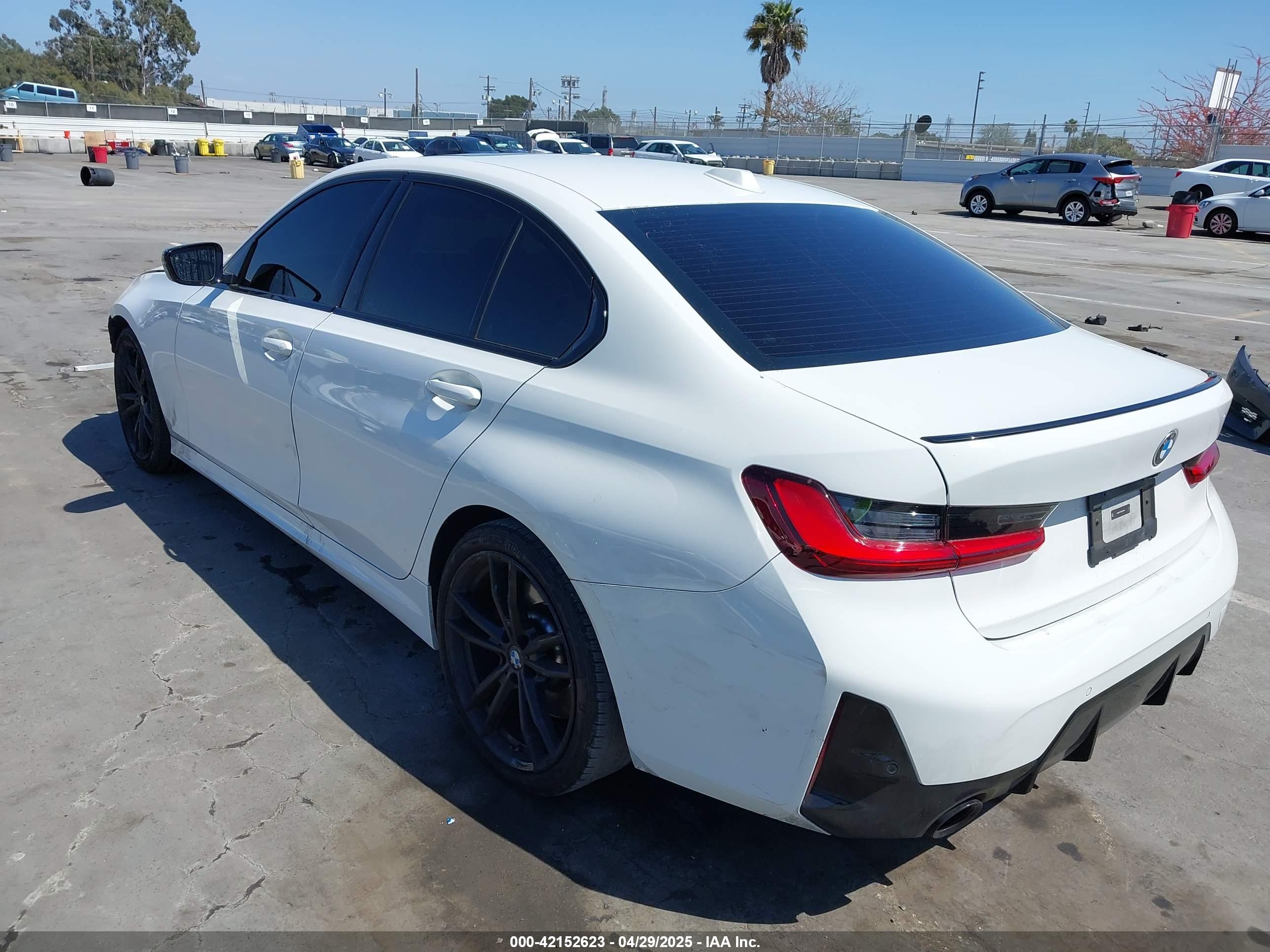 BMW 3 image 3