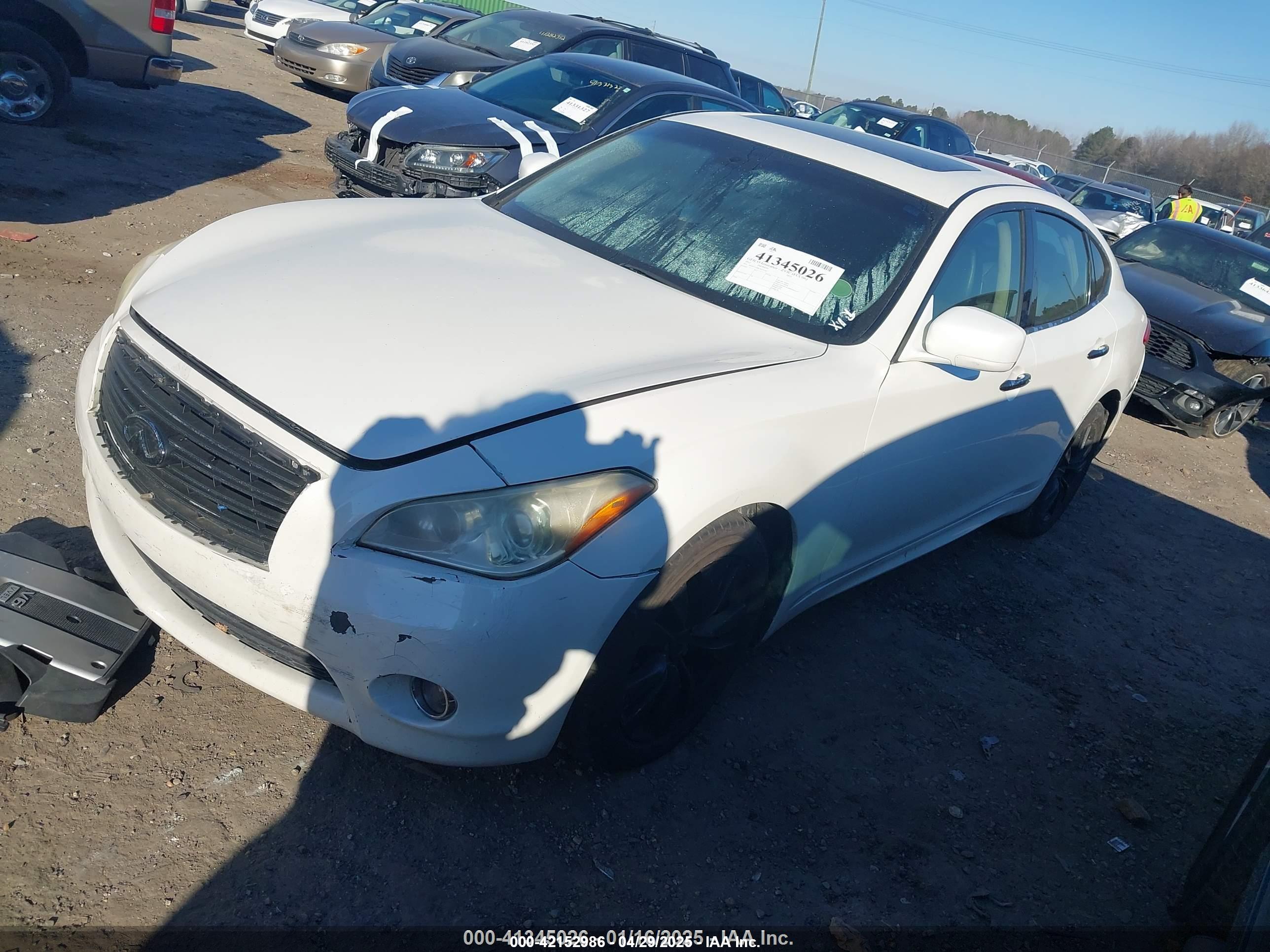 INFINITI M37 image 2