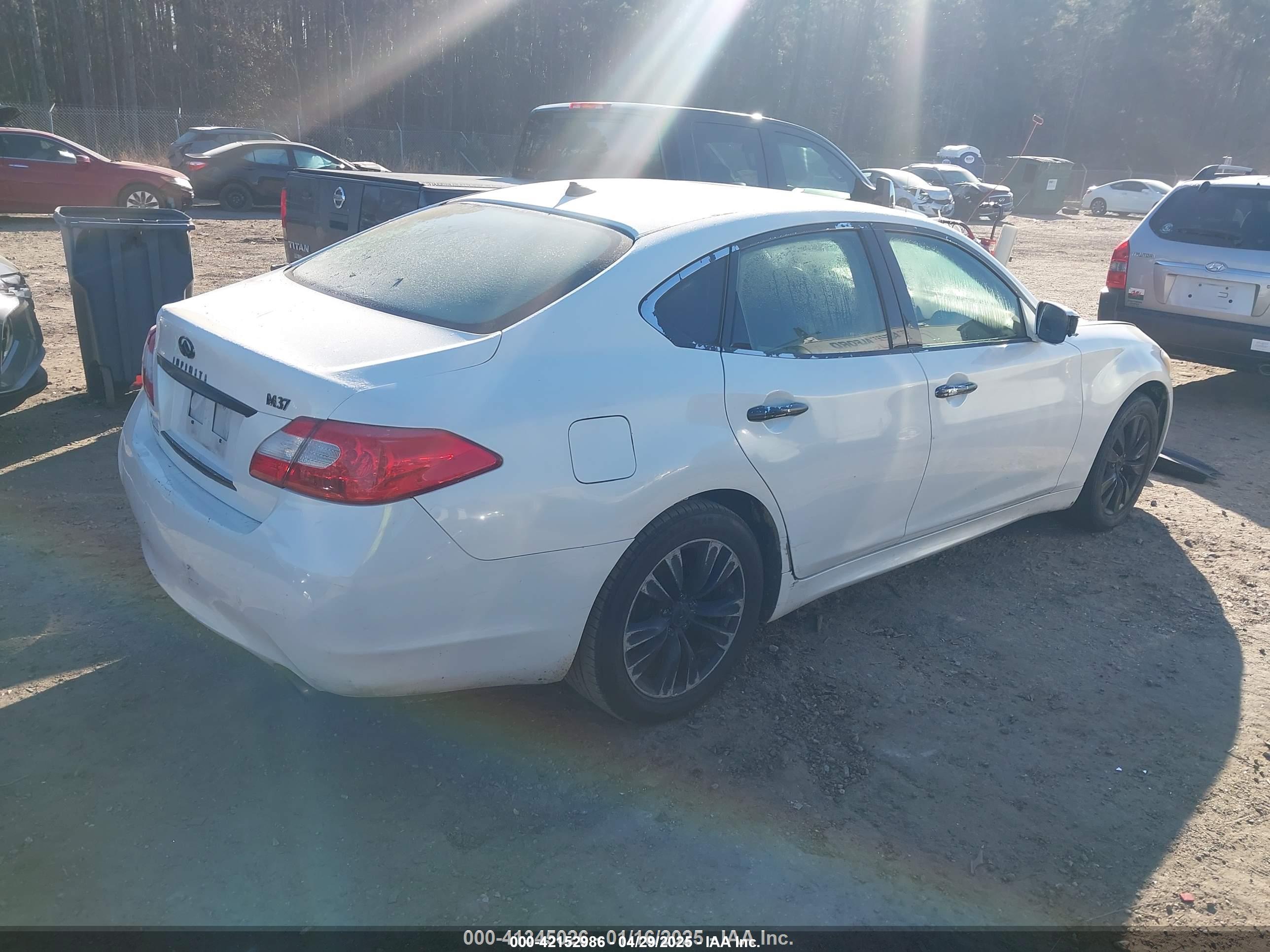 INFINITI M37 image 4