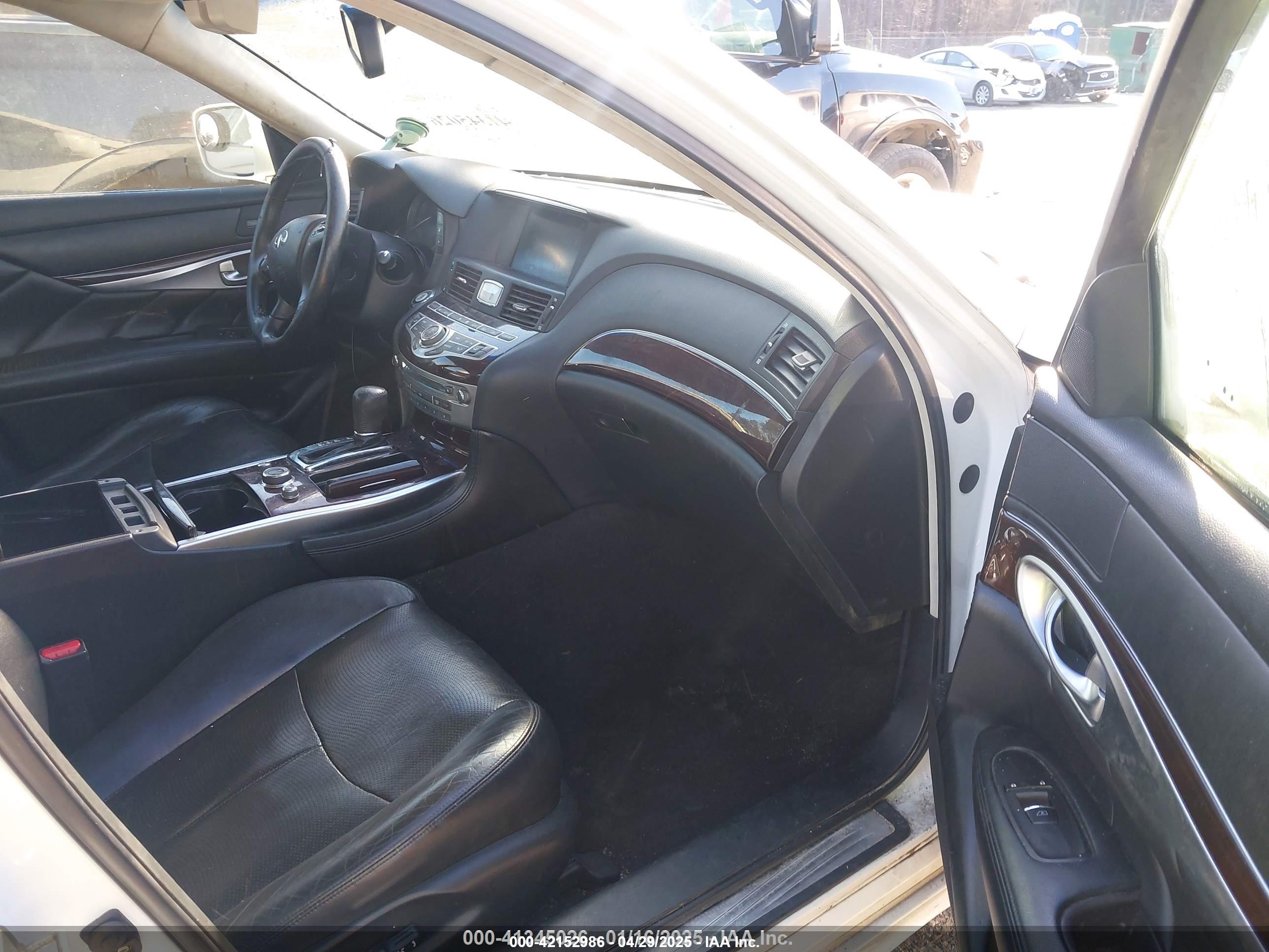 INFINITI M37 image 5