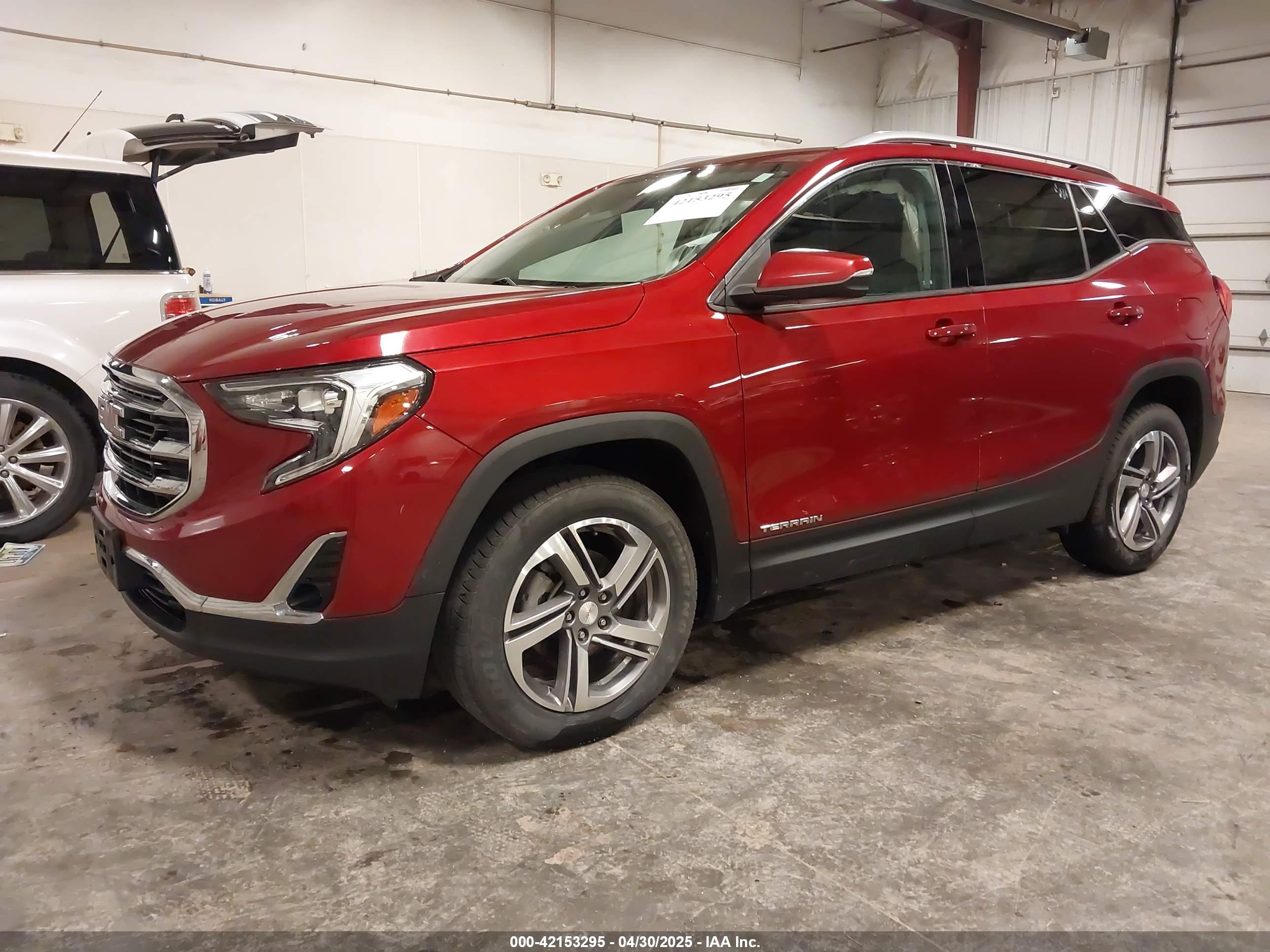 GMC TERRAIN image 2
