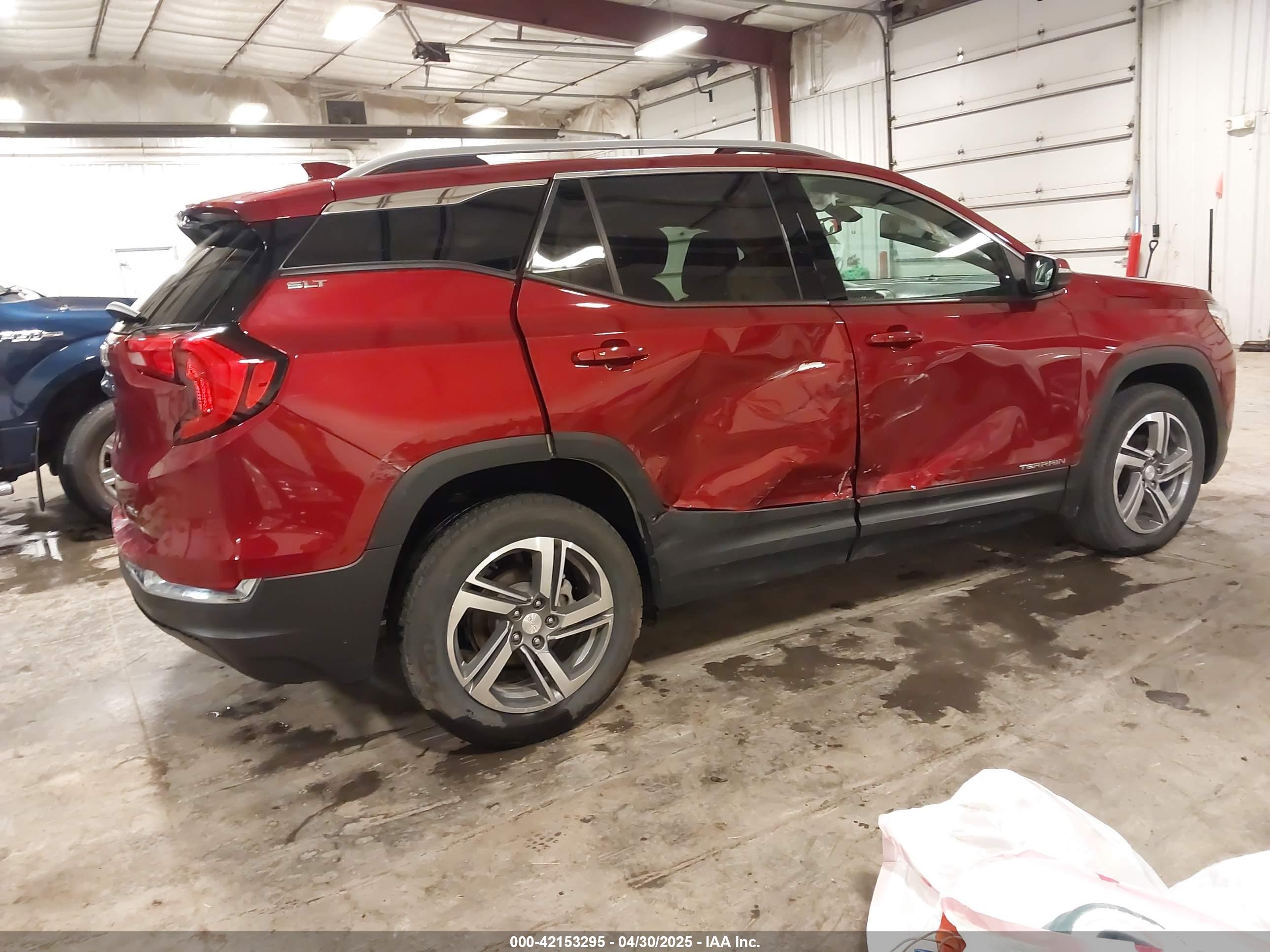 GMC TERRAIN image 4