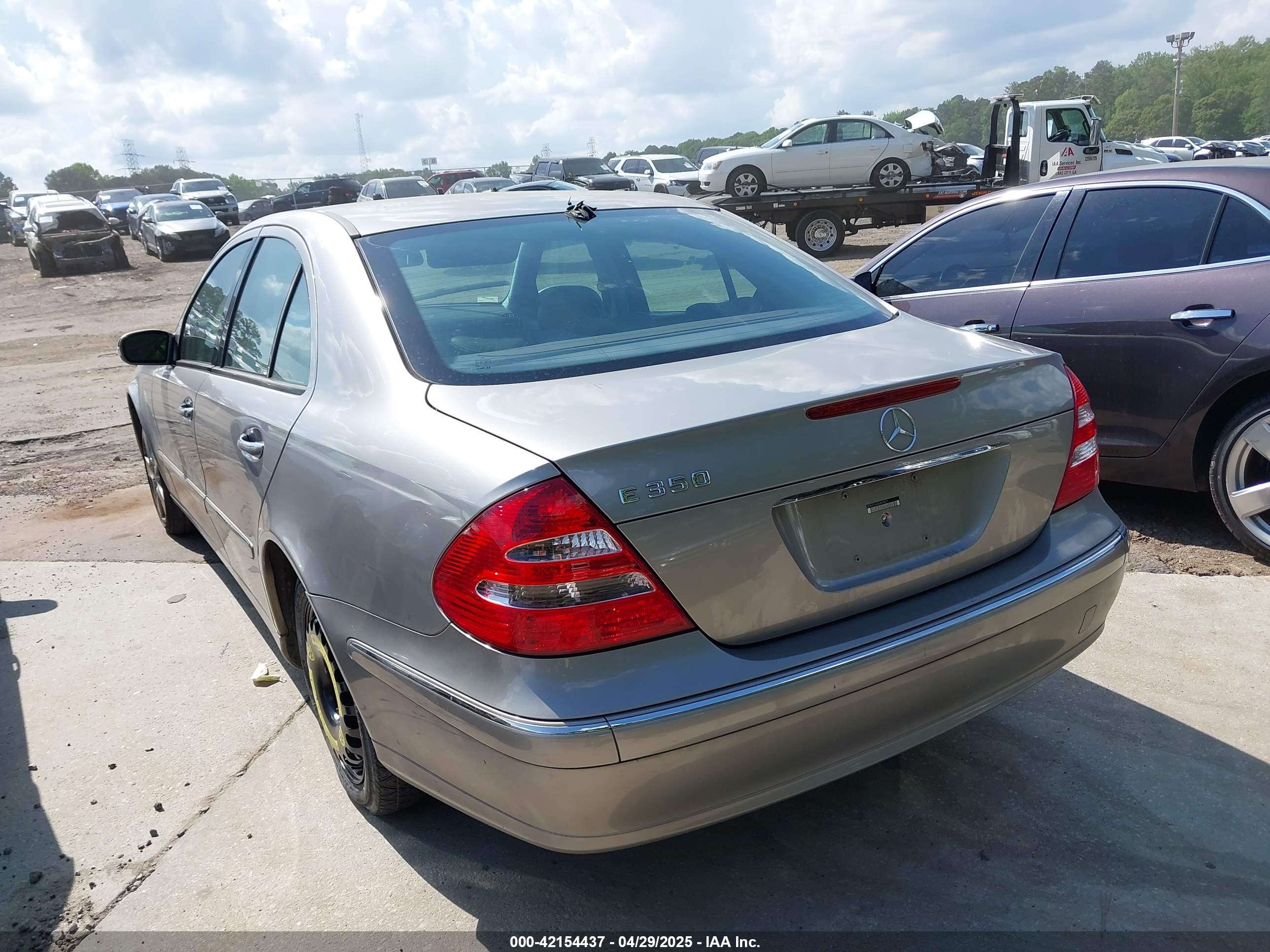 MERCEDES-BENZ E image 3