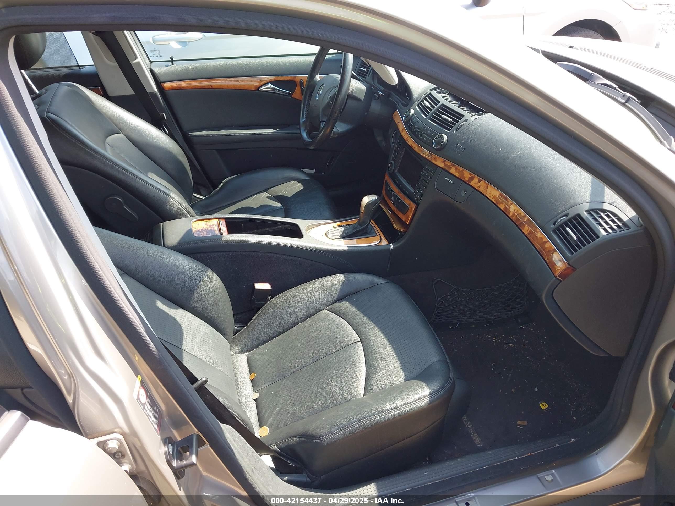 MERCEDES-BENZ E image 5
