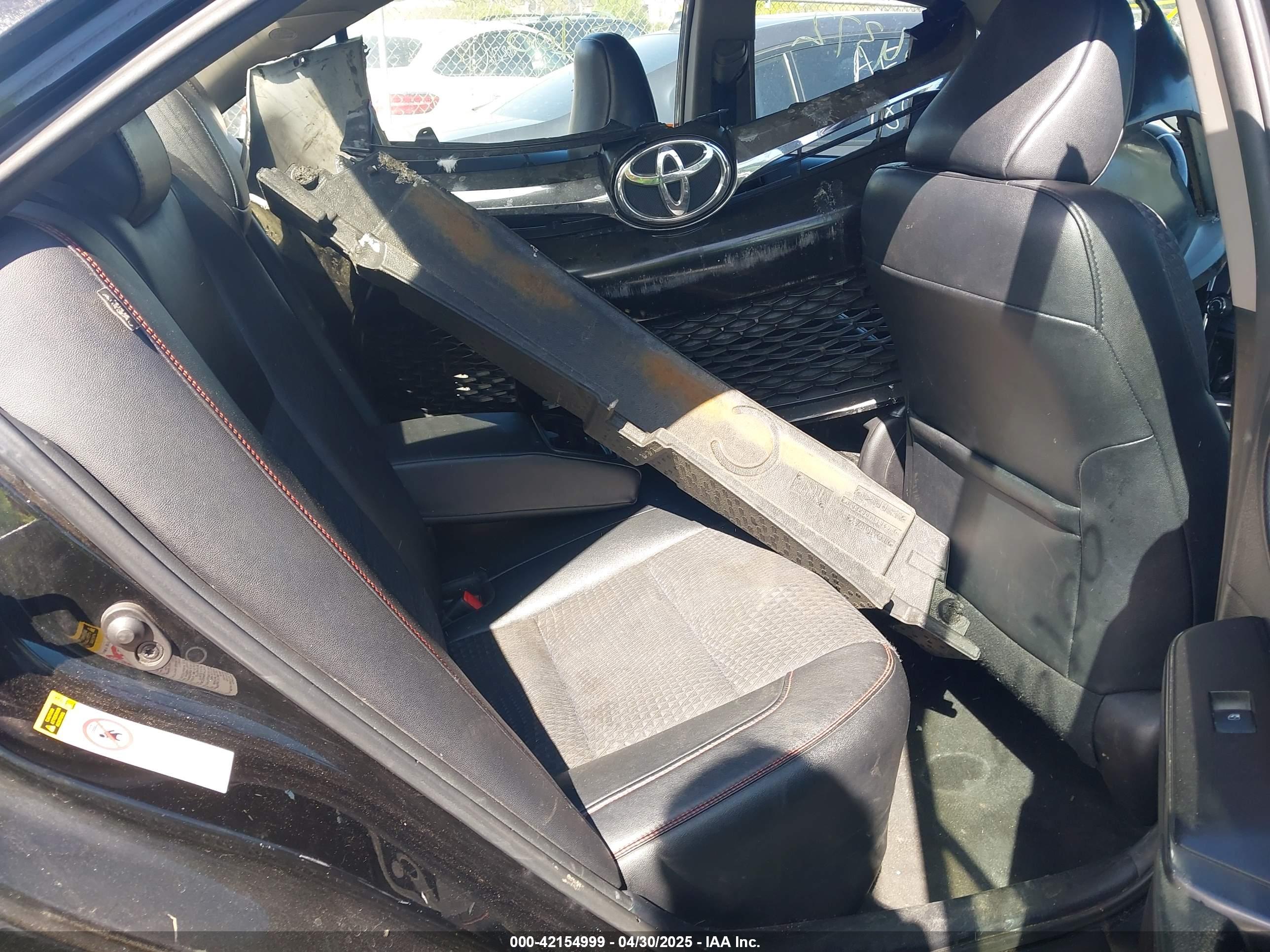 TOYOTA CAMRY image 8