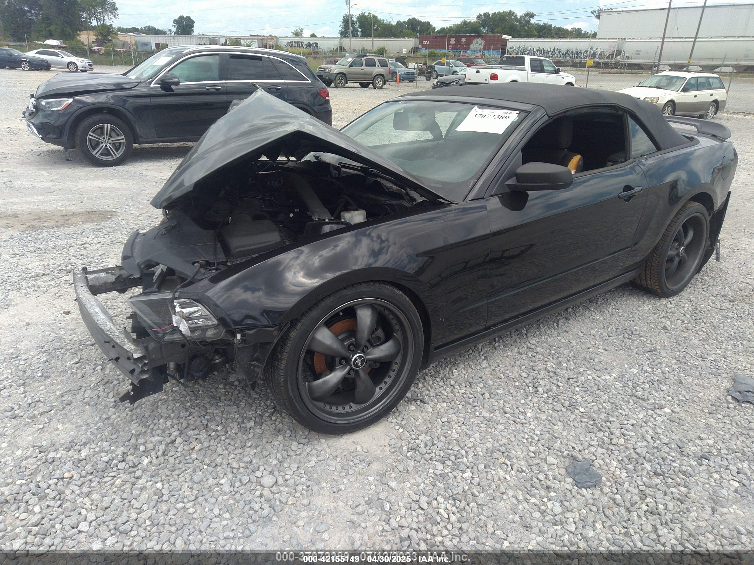 FORD MUSTANG image 2