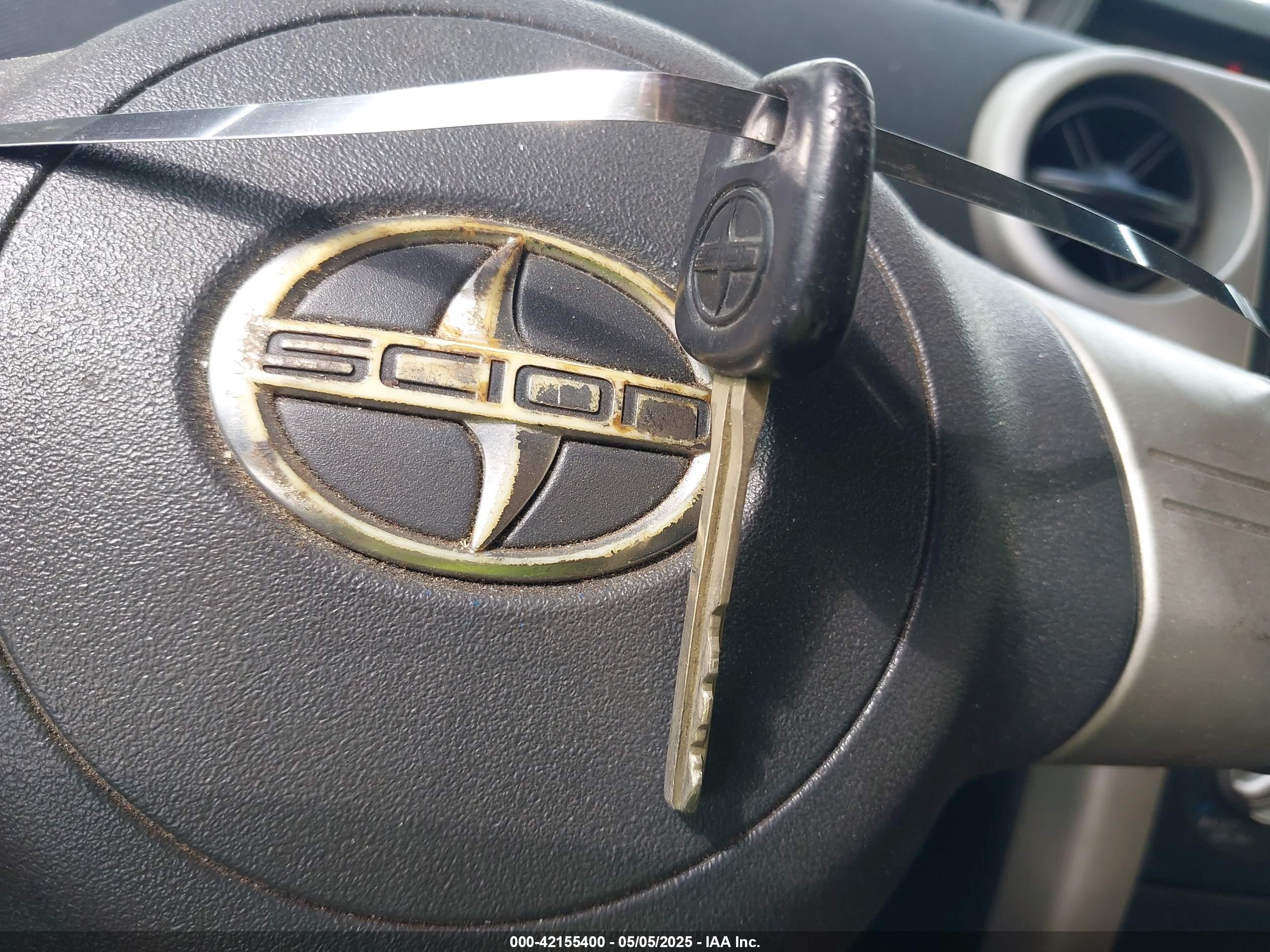 SCION XB image 11