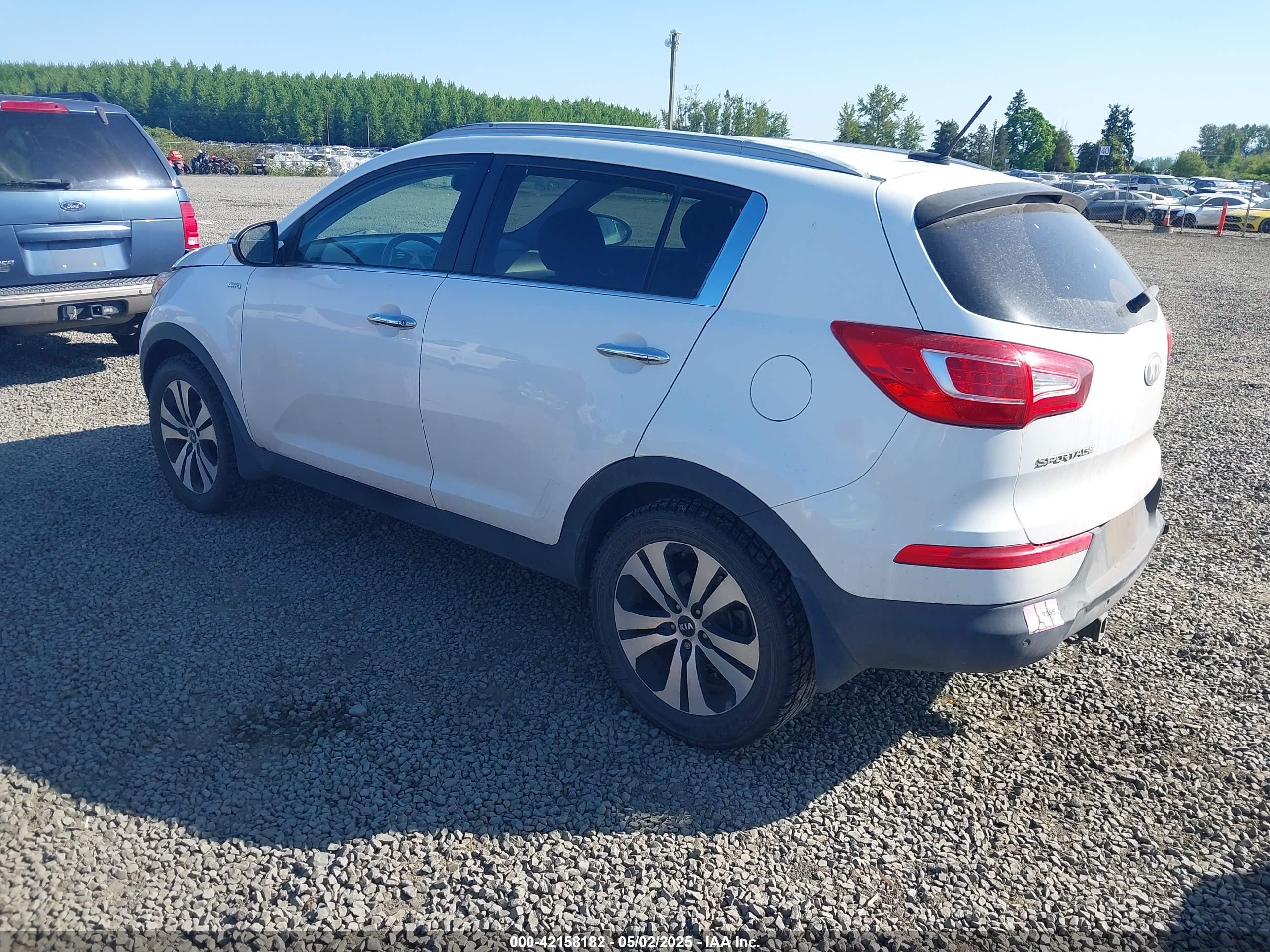 KIA SPORTAGE image 3
