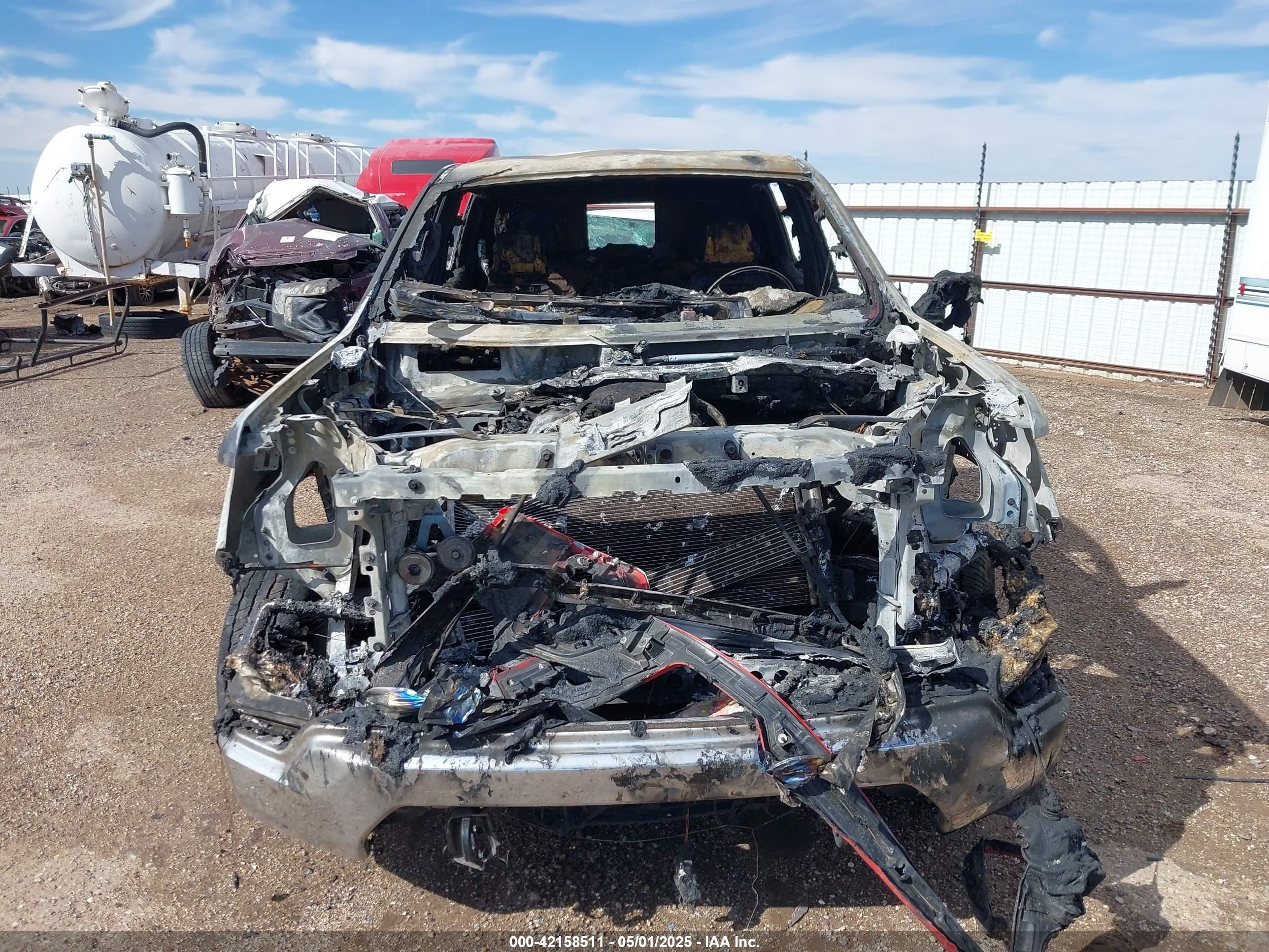 GMC SIERRA image 6