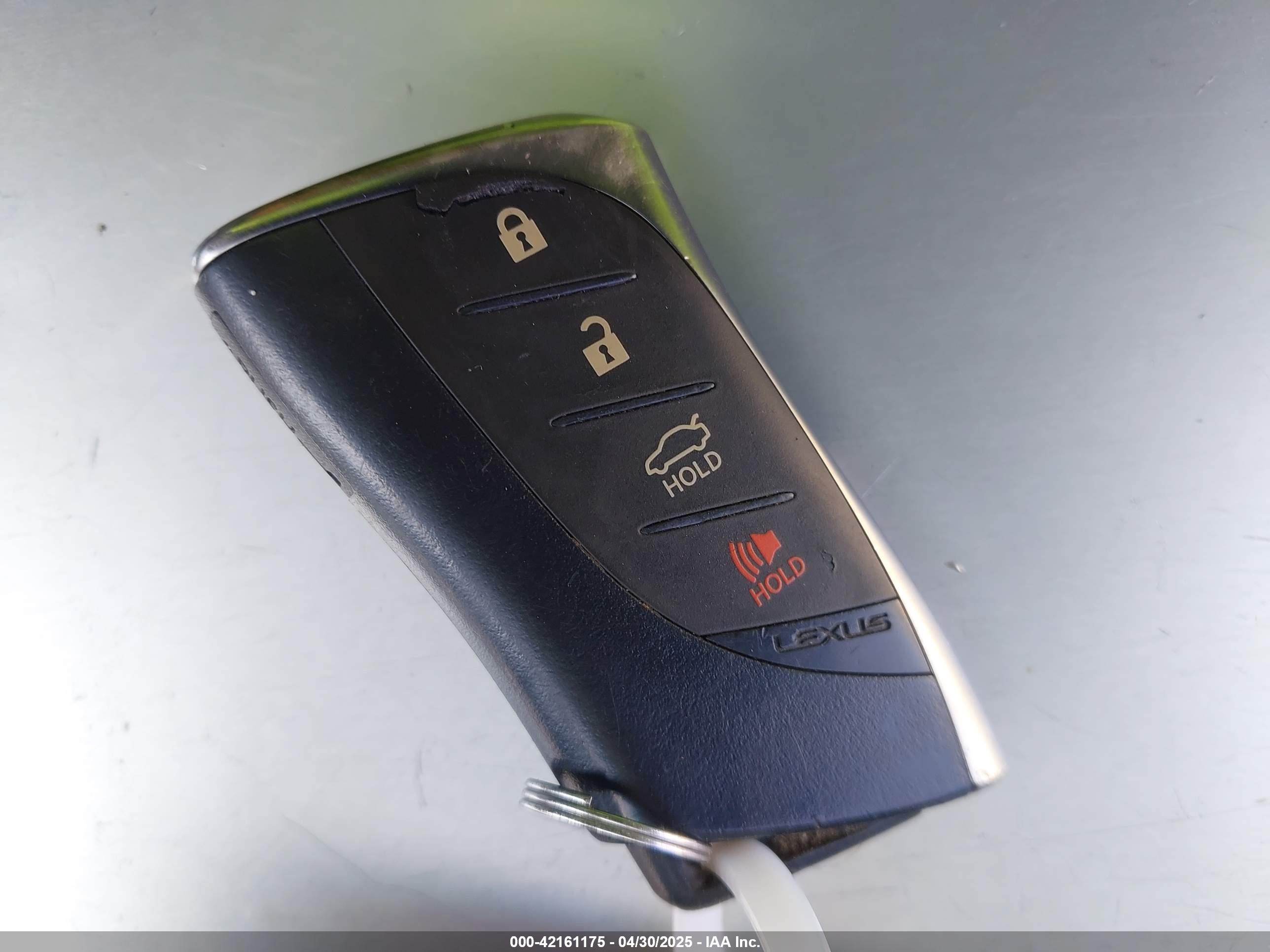 LEXUS ES image 11