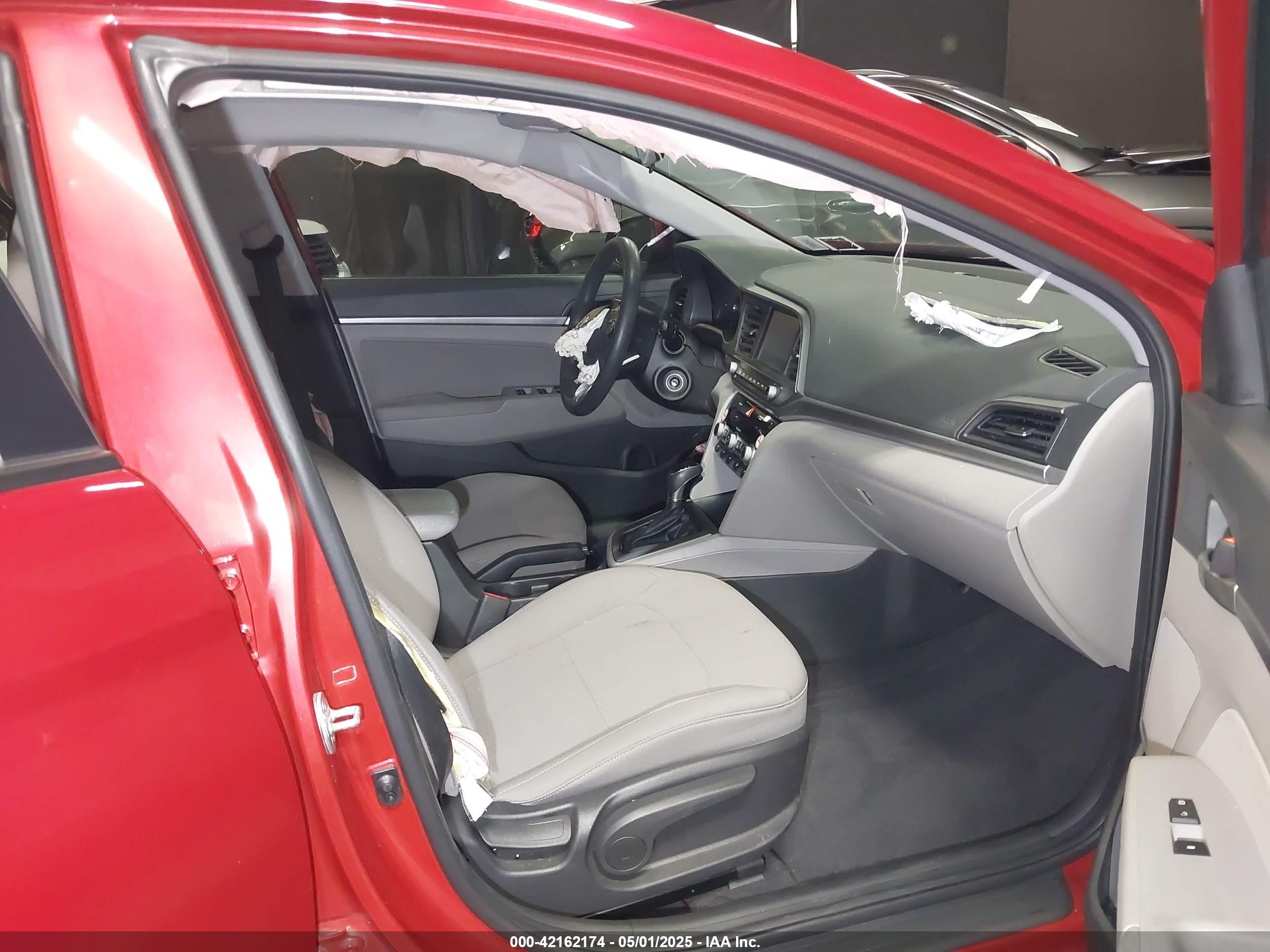 HYUNDAI ELANTRA image 5