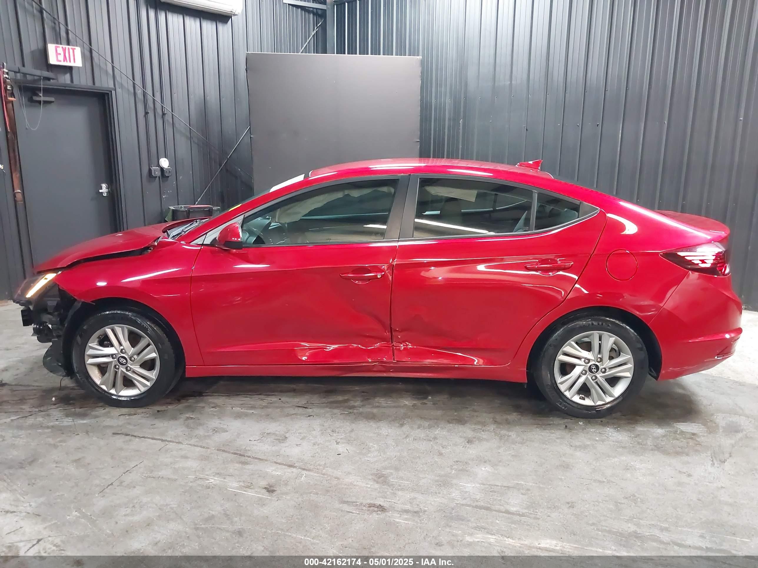 HYUNDAI ELANTRA image 6