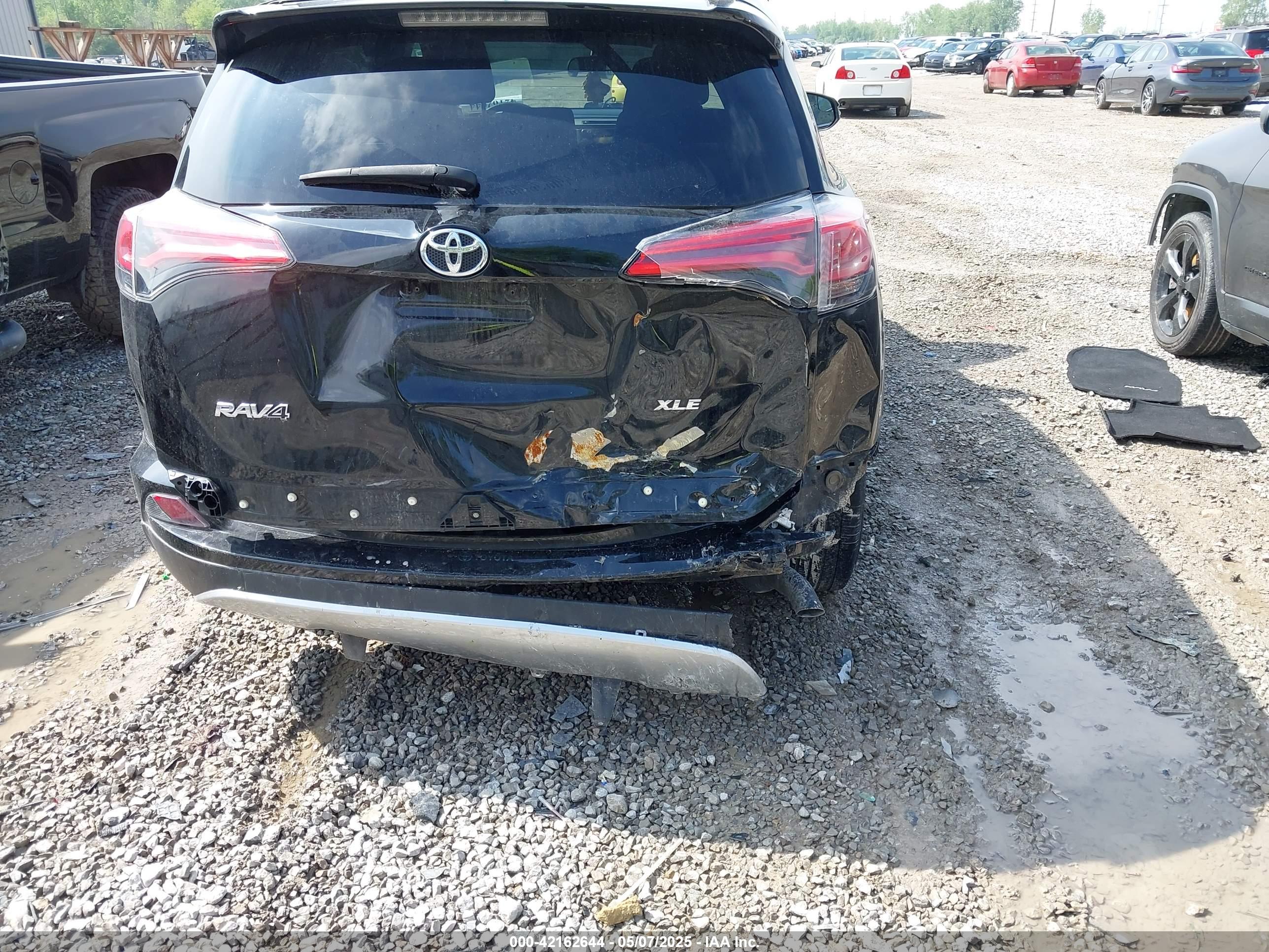 TOYOTA RAV4 image 6