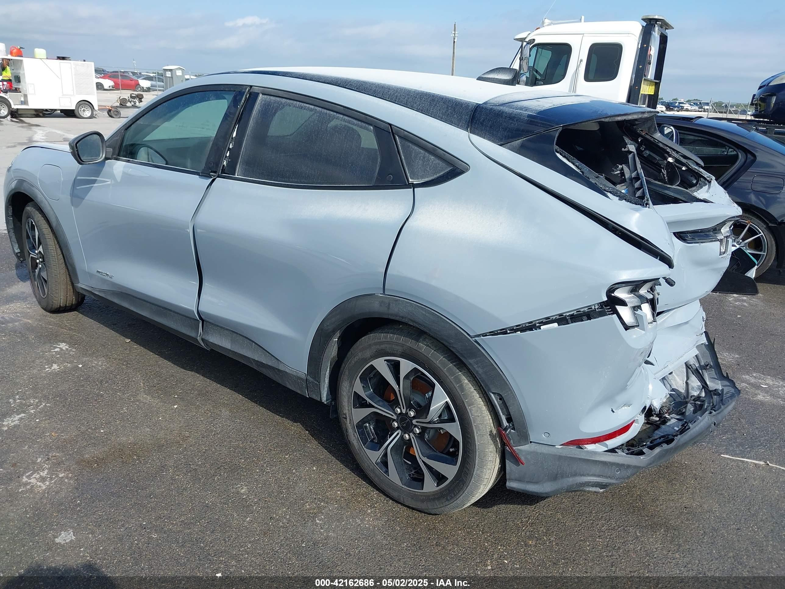 FORD MUSTANG image 3
