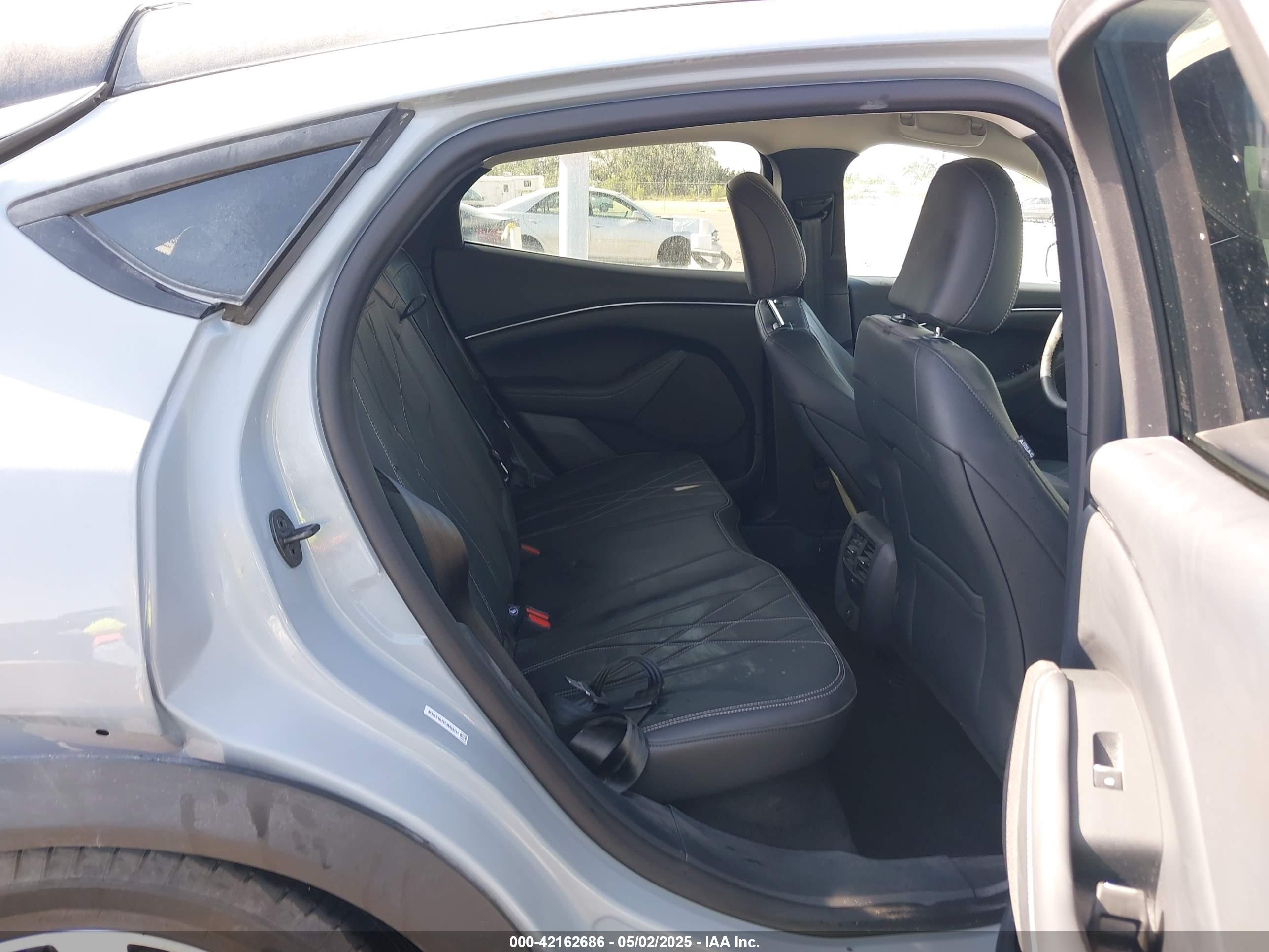 FORD MUSTANG image 8